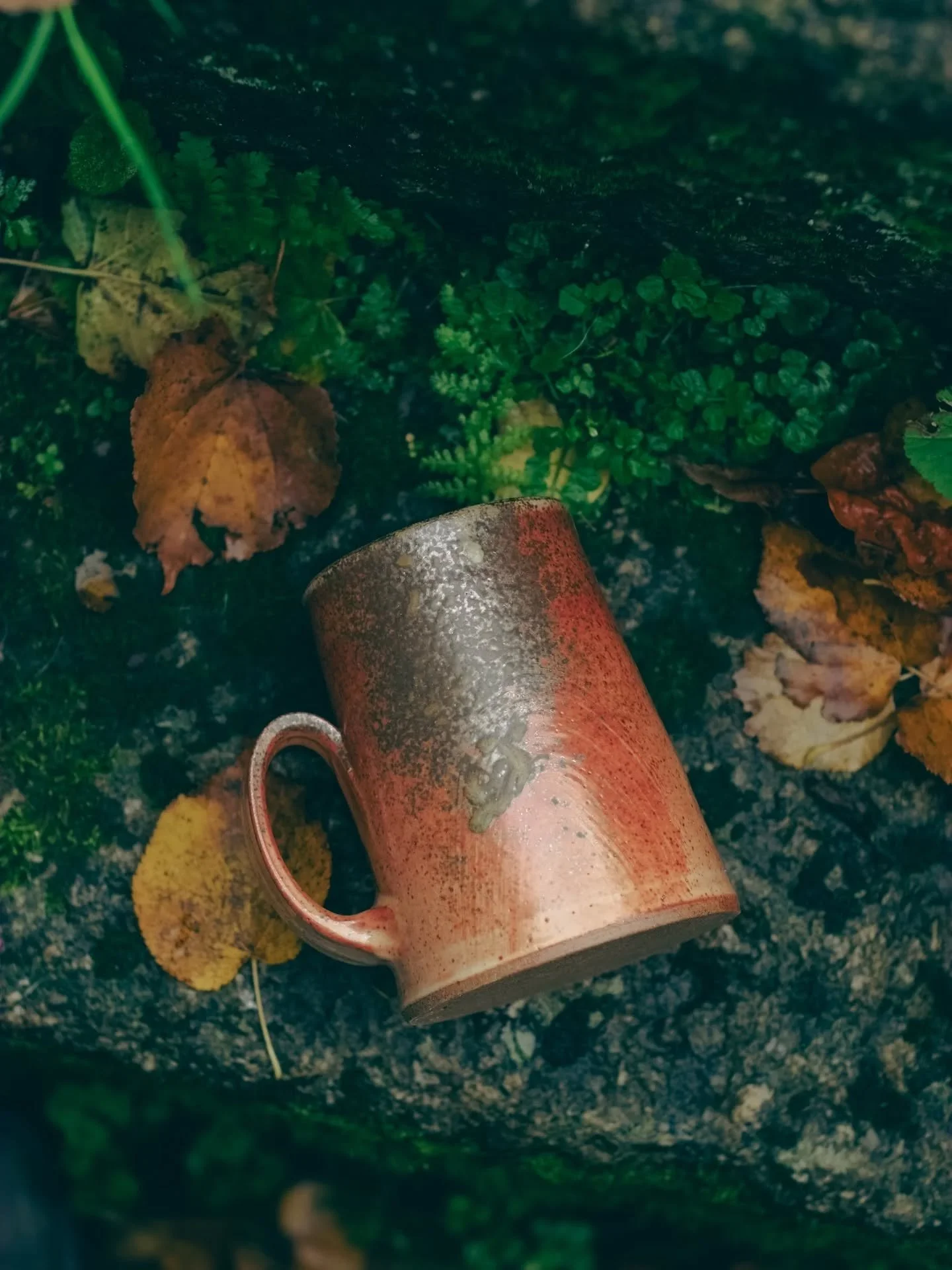 Shino and wood ash. Some pieces from the last year that highlight the beauty of melted wood ash from my studio log burner. Yesterday, I made some large mugs and they will be the perfect surface for this magical effect. Today's task is to make some pe