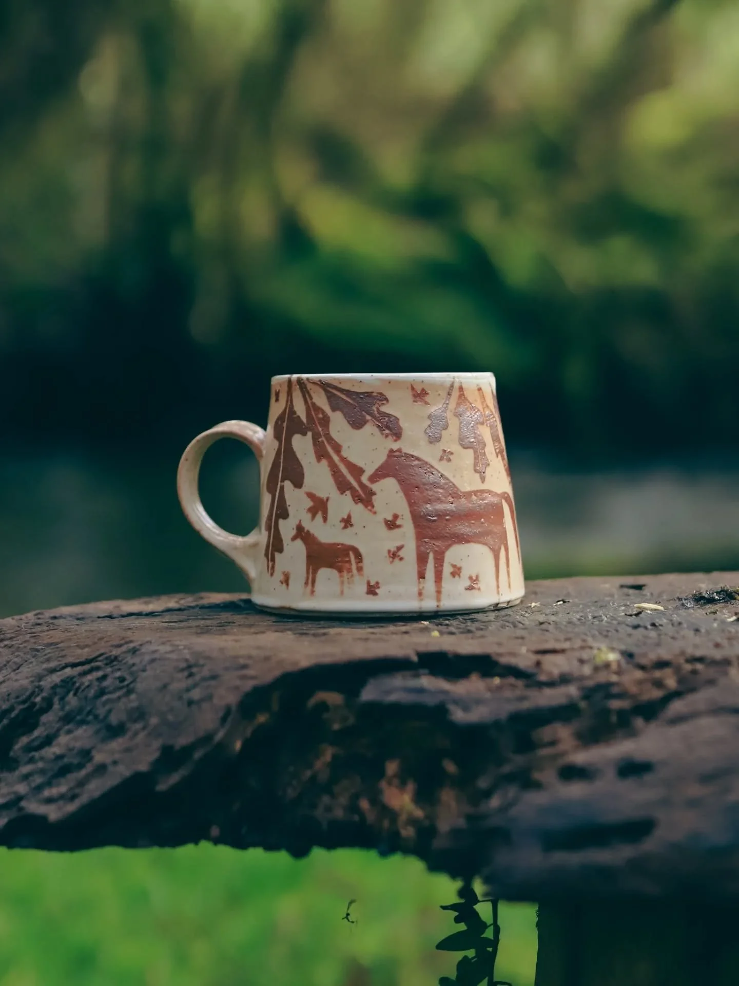 There are some really special mugs coming your way tomorrow. Here are five of them, which is your favourite? I can't decide, I think it might be the last one because my favourite glaze has turned out perfectly .

The update is tomorrow. If you're sig
