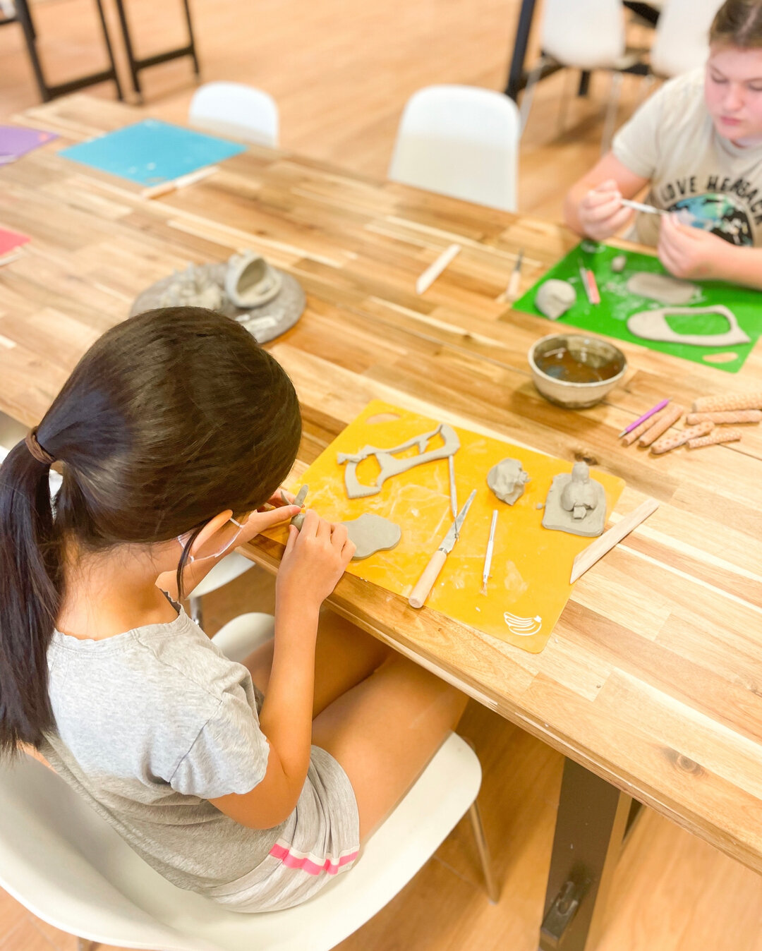 💥 THIS TUESDAY AT 4 our Kids and Clay 6 week class starts! Make sure to sign up your kiddo on our website! They will learn how to throw on the wheel and we have lots of fun hand building projects planned! 💥