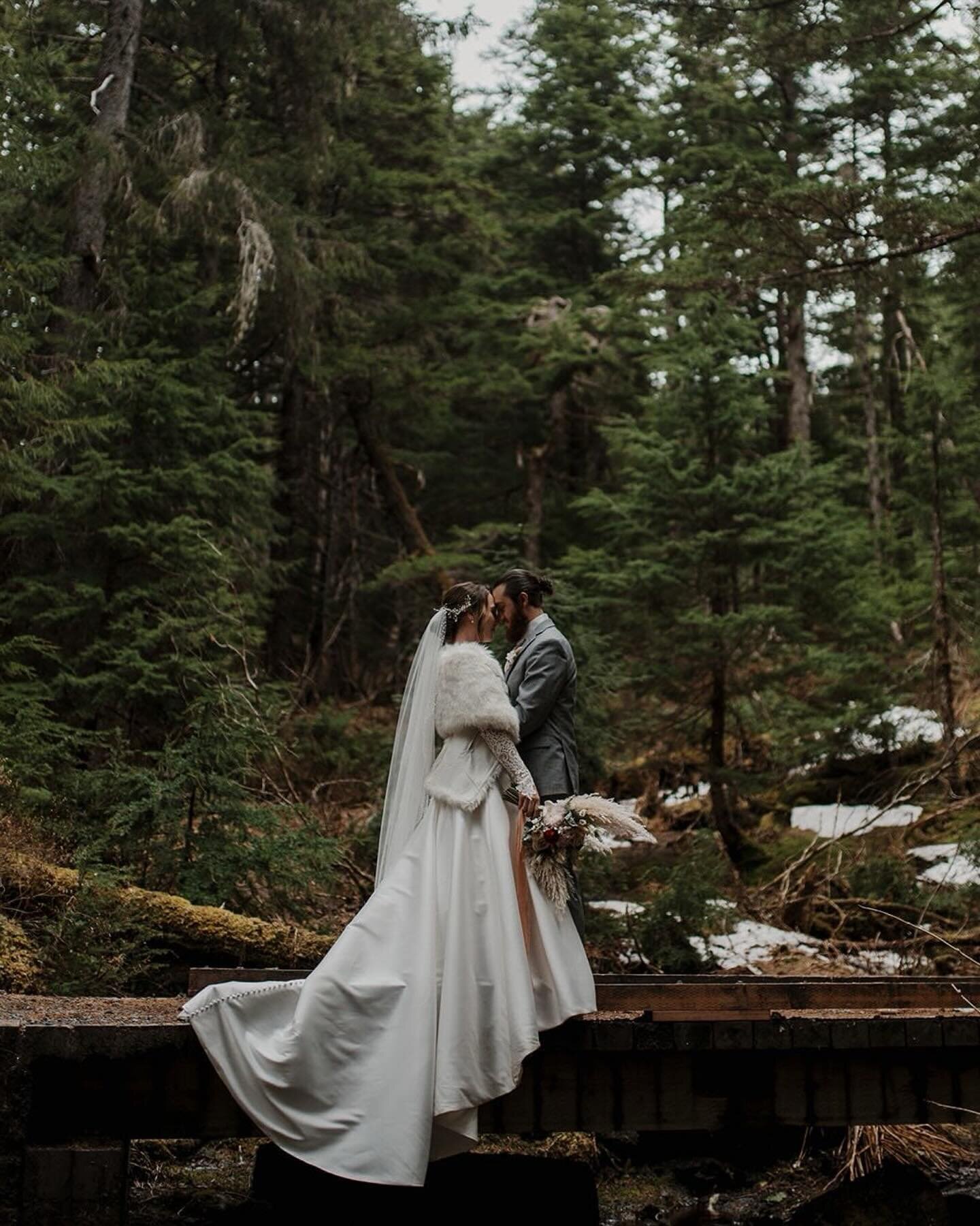 Taylor and Perry&rsquo;s wedding day was something special. It felt like they were truly able to relax and enjoy every part of the day while savoring each other&rsquo;s presence. And as a result wow, I love these photos.

Whether you decide to have a