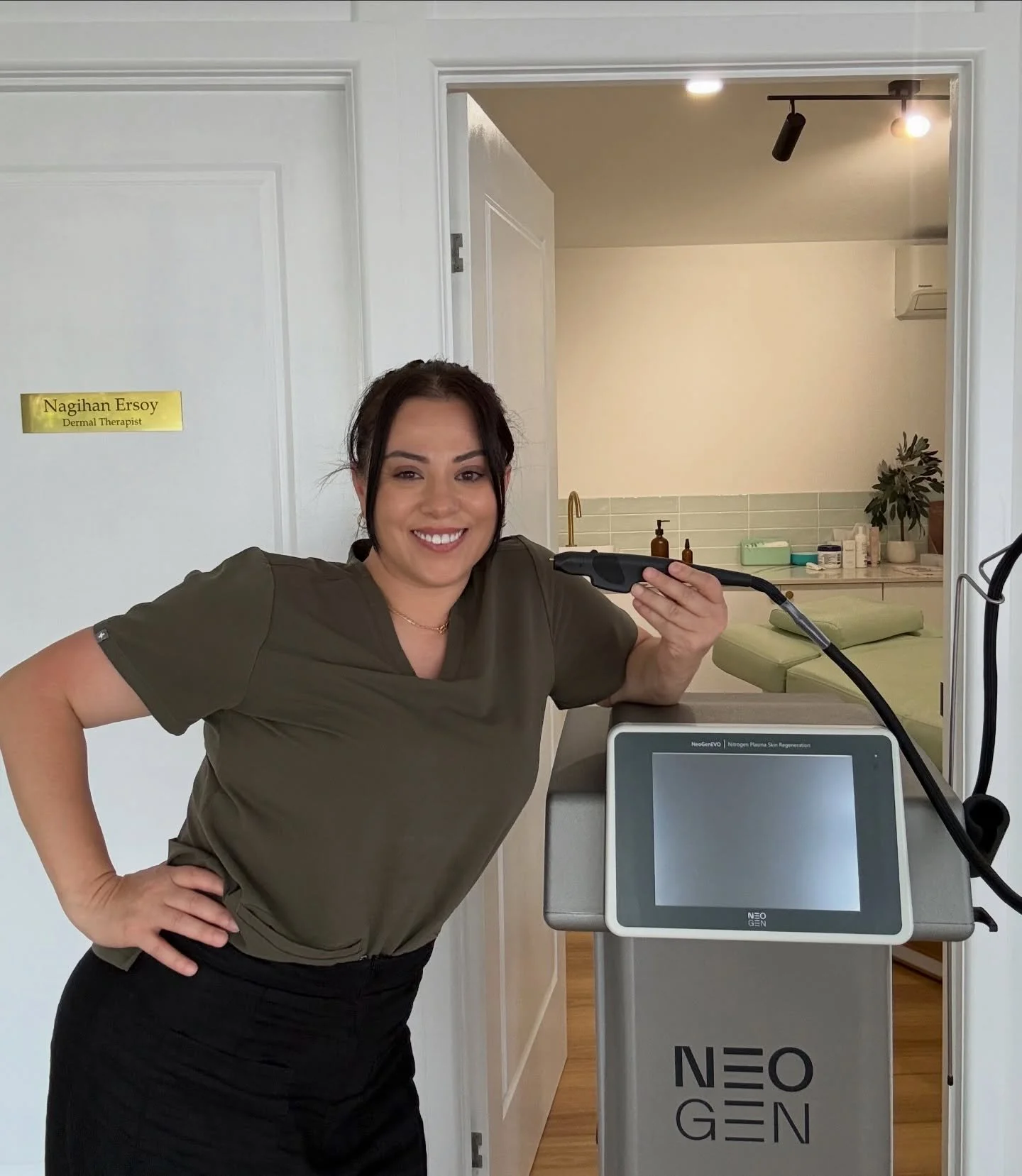 After months of training, research, and treating my first model clients, I&rsquo;m officially ready to launch one of the most advanced skin regeneration treatments available.

NeoGen can target:
✨ Skin laxity
✨ Fine lines + wrinkles
✨ Acne scarring
✨