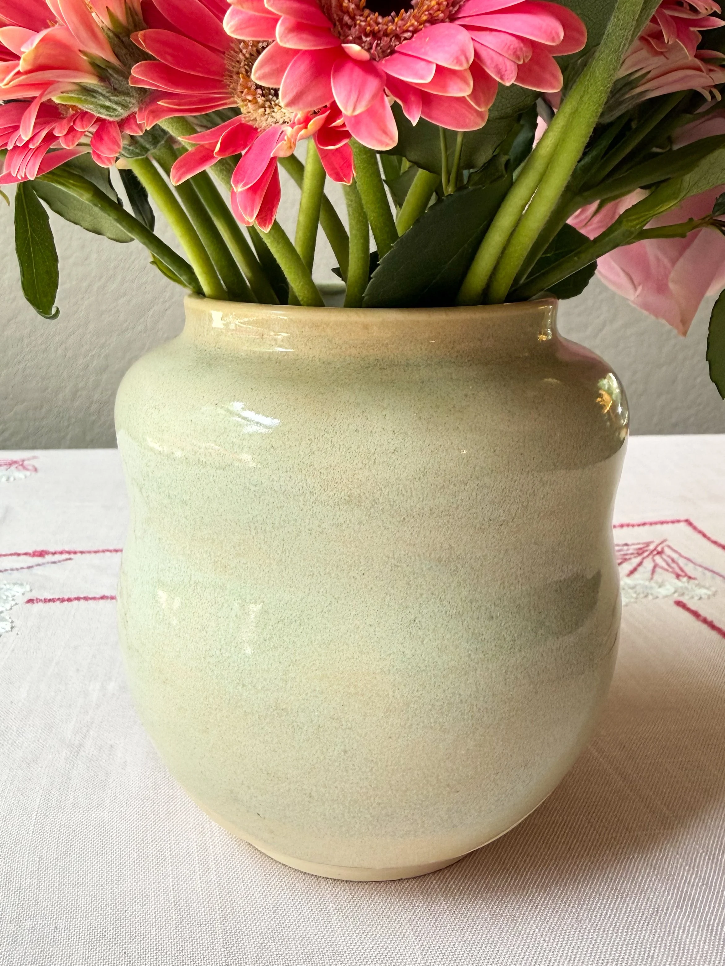 Organic Curvy Vase - Luna Green