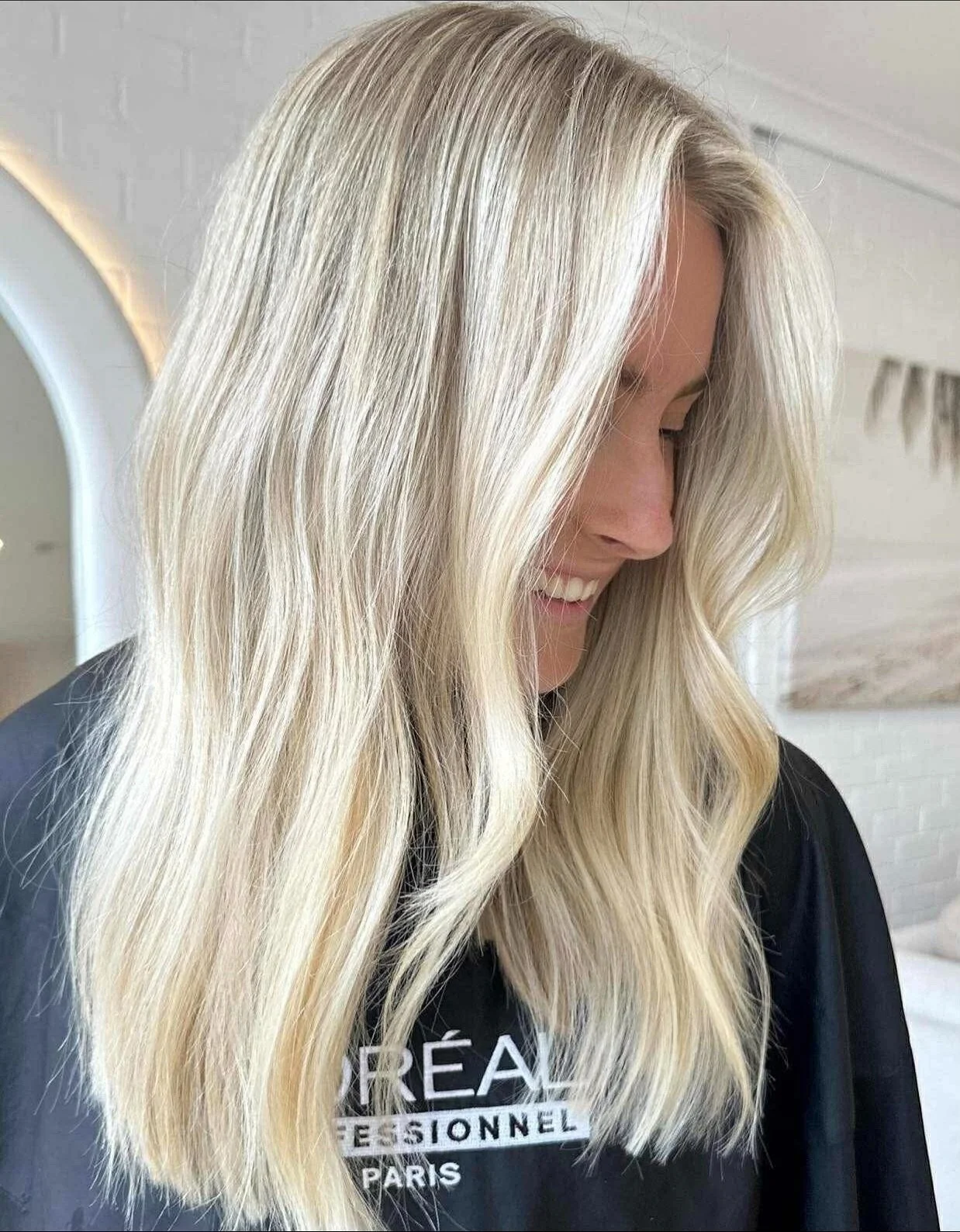 FRESH BLONDE VIBES ✨

We&rsquo;re living for this creamy blonde! The perfect low maintenance glow up! 🌟💇&zwj;♀️

Created by Senior Artist @indiana_arahair 🫶

Thinking about switching up your look? Now&rsquo;s the time! 💬 📅 Book your next appoint