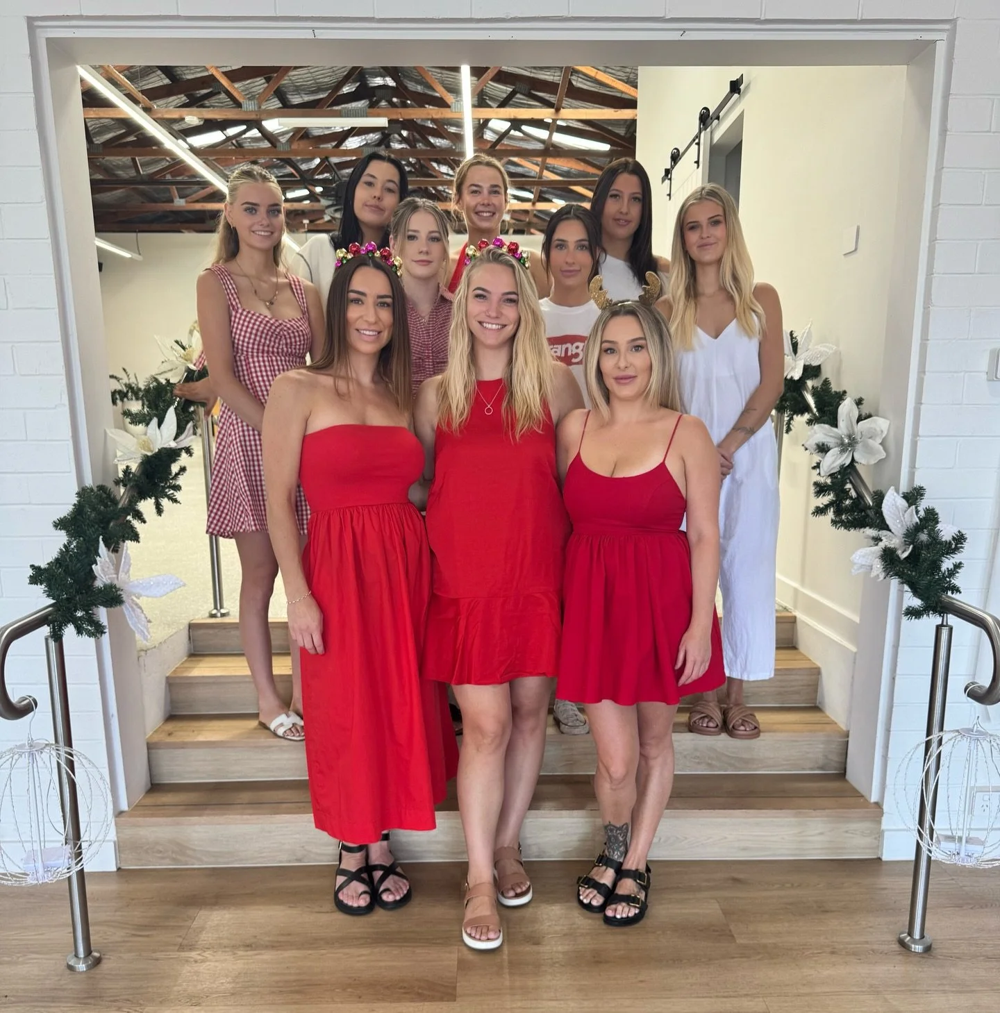 That&rsquo;s a wrap for 2025 ❤️
So grateful for our beautiful team and every guest that has sat in our chair this year 🫶

Merry Christmas 🎄🎅 &amp; happy new year ✨
We will see you all back in salon on the 2nd of Jan! 

Team ARA xox