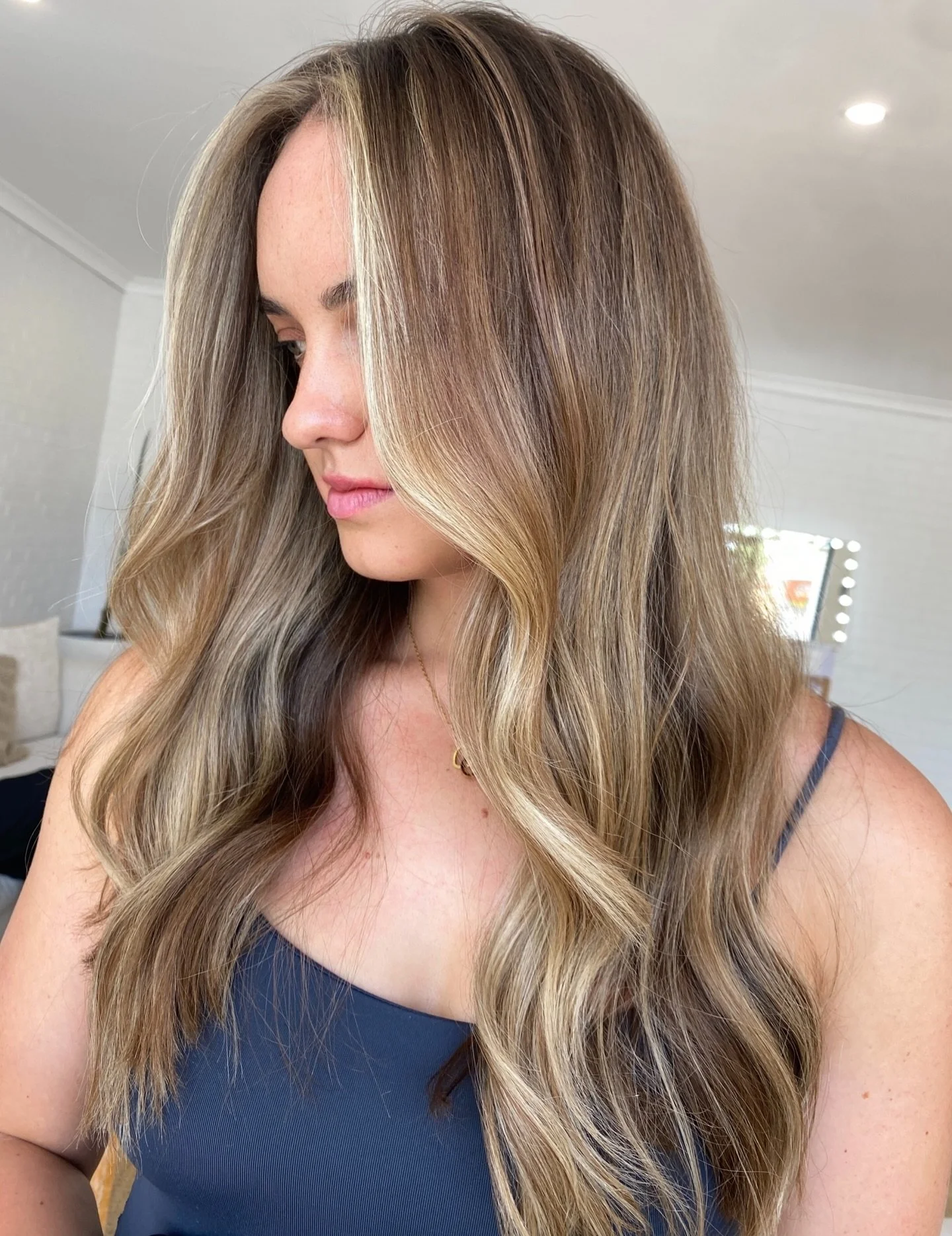 AUTUMN COLLECTION 🍂
If you&rsquo;re tired of chasing your regrowth&hellip; this is for you ✨

Lived In Luxe colour is strategically placed to grow out beautifully, meaning fewer salon visits and longer lasting shine.

For only $429 it includes your 