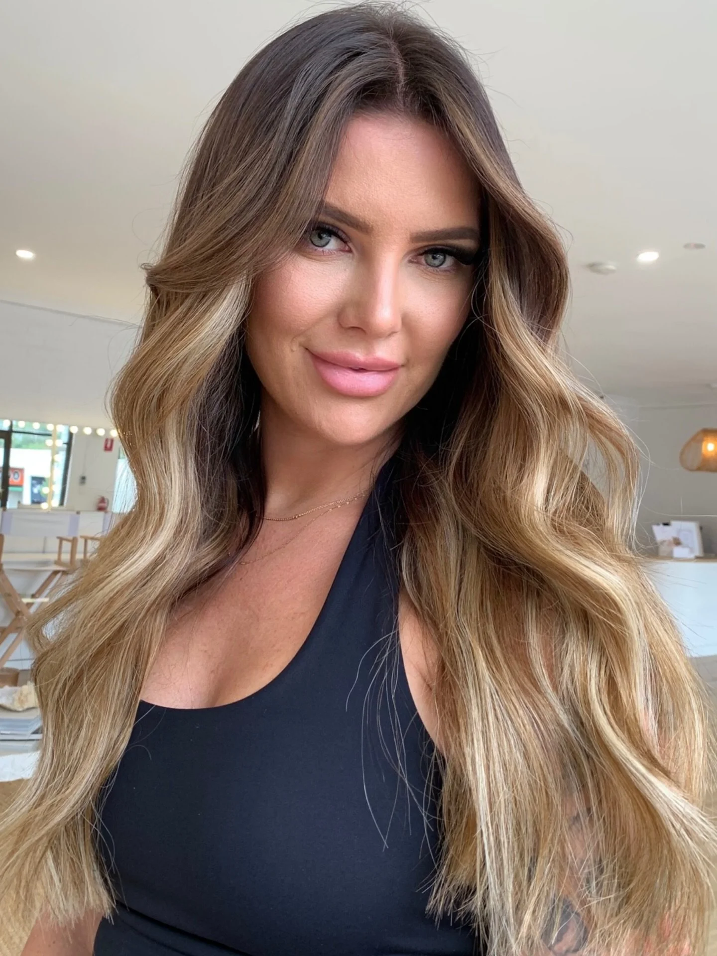 COLOUR &amp; EXTENSION TRANSFORMATION 🔥

This transformation was all about length, volume, and that seamless blend 💁&zwj;♀️

We used seamless 1 tape extensions to create a natural, lightweight finish that moves like real hair, because it is your ha