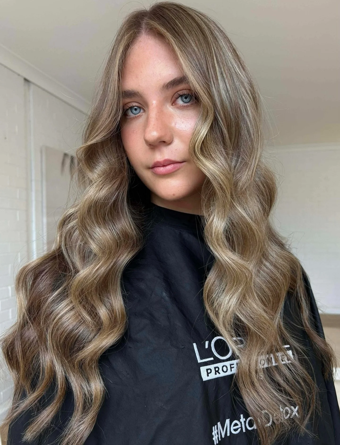 TEDDY BEAR BLONDE 🧸🤍

Our Teddy Bear Blonde is part of the Lived In Luxe Collection perfect for those wanting richness, shine, and that cosy colour cuddle! 

📅 Ready to transform your hair this season? Book your Lived In Luxe Package now (availabl