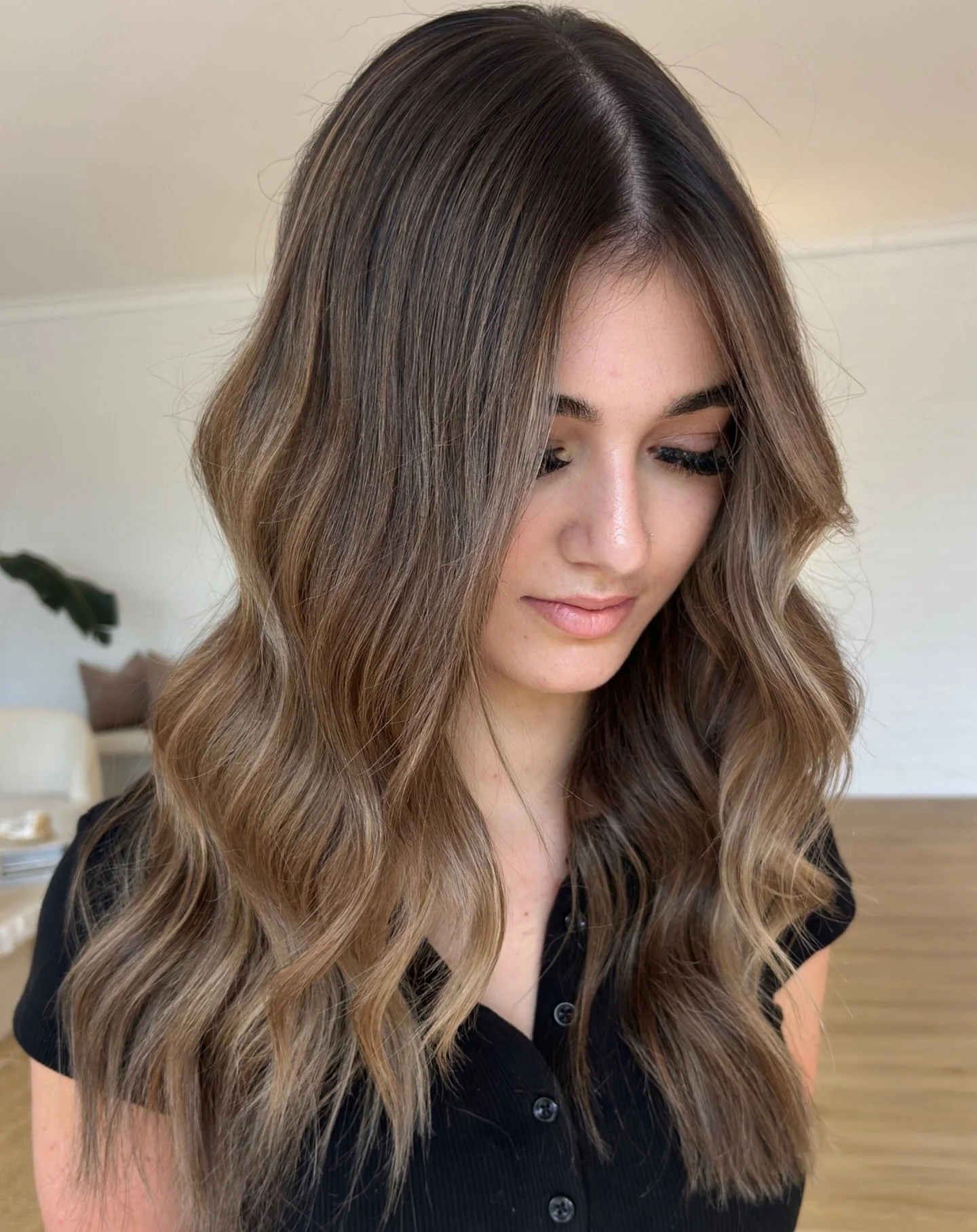 LOW MAINTENANCE BALAYAGE 🤎

Our Lived In Luxe package is strategically placed highlights and lowlights to grow out beautifully, meaning fewer salon visits and longer lasting shine.

For only $429 it includes your custom colour, bonder, tailored glos