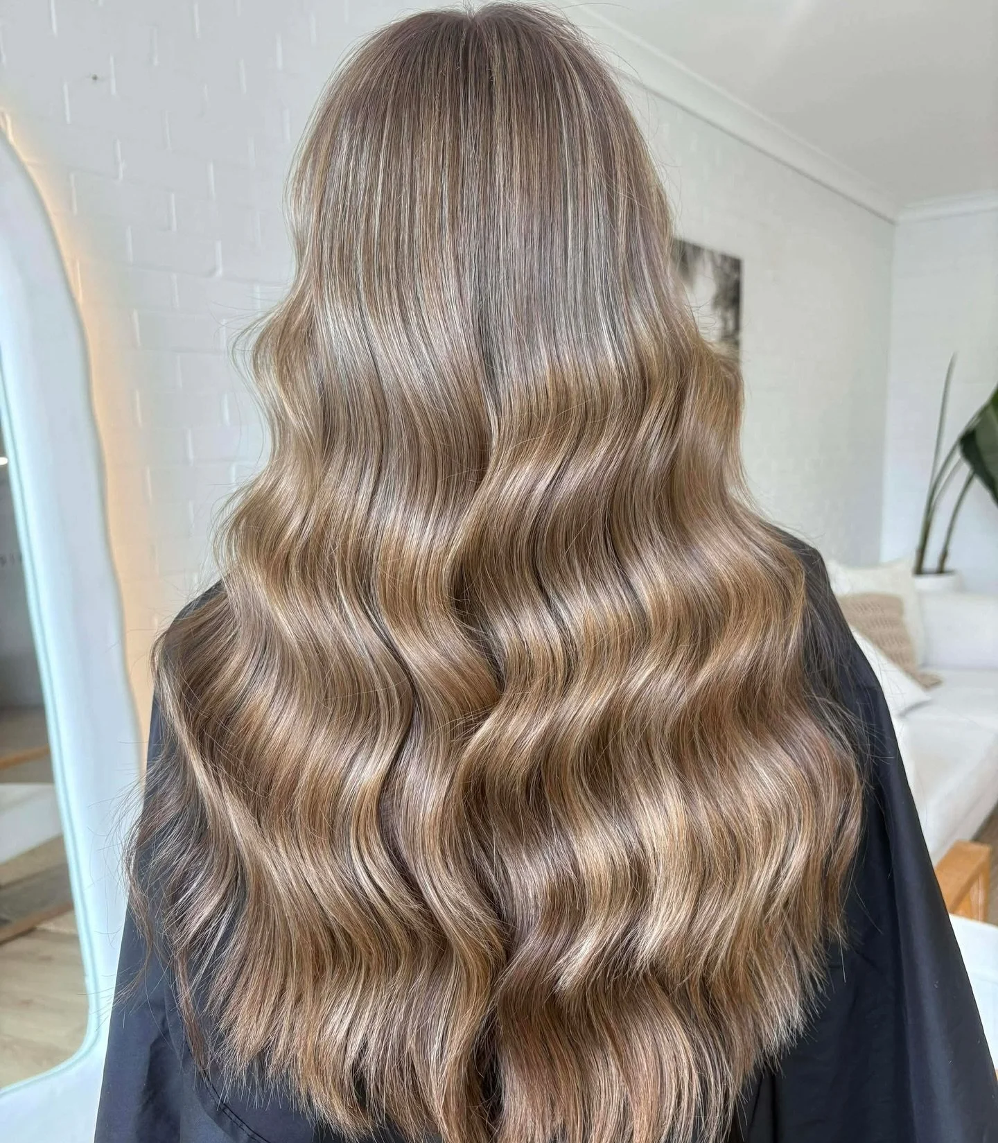 GLOSSY BRONDE 🧸🤍

Soft, seamless, and effortlessly! 

This custom colour is designed to enhance your natural beauty 🫶

Finished with L&rsquo;Or&eacute;al Professionnel &amp; K&eacute;rastase for that signature luxe shine!

Book Online Link in Bio
