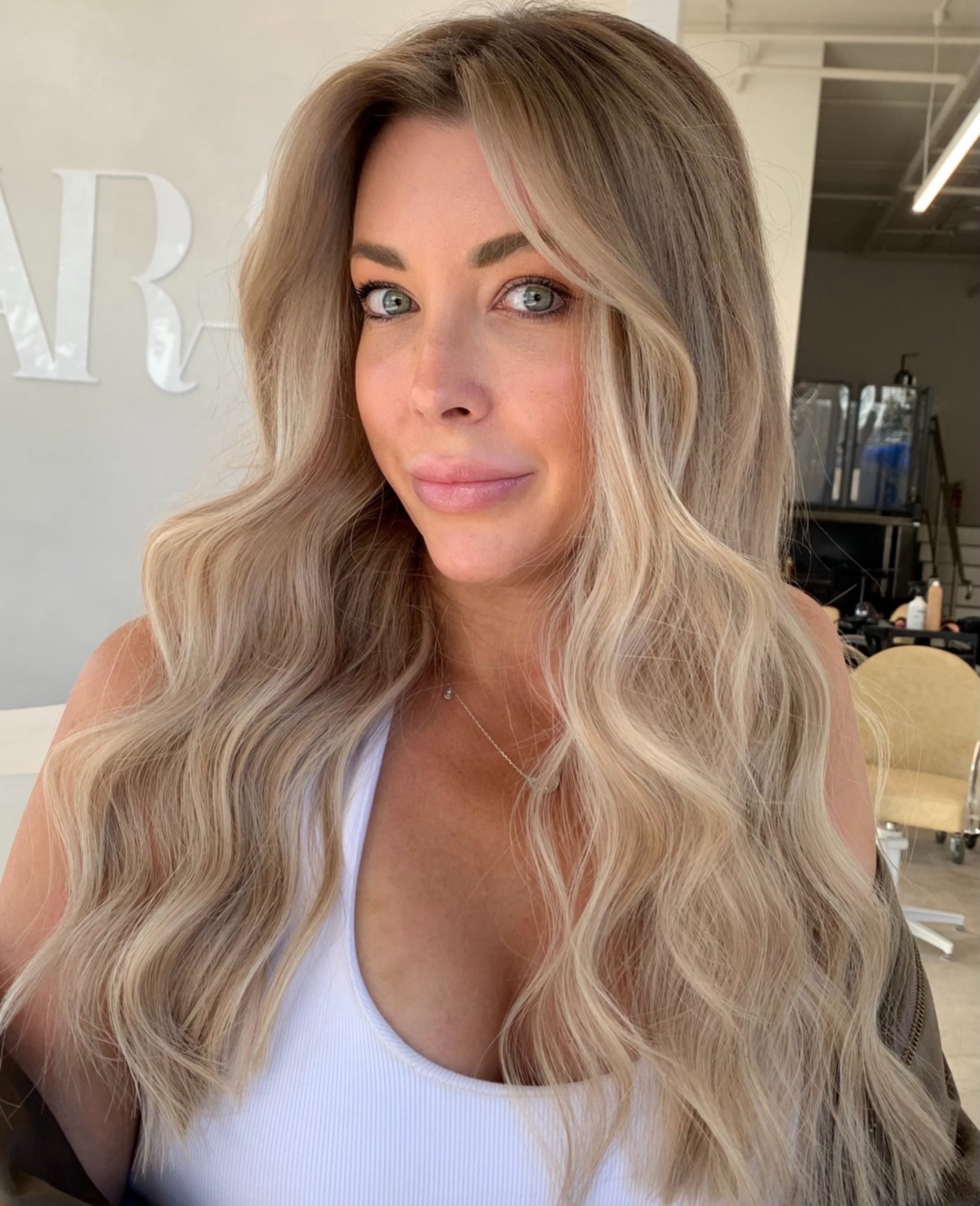 MORE THEN JUST EXTENSIONS ✨🤎

Our Ultimate Extension Package includes your full transformation appointment plus your first maintenance appointment, so you can enjoy beautiful hair for longer.

✨ 3 packets of 21&rdquo; Seamless1 Tape Extensions ✨ Cus
