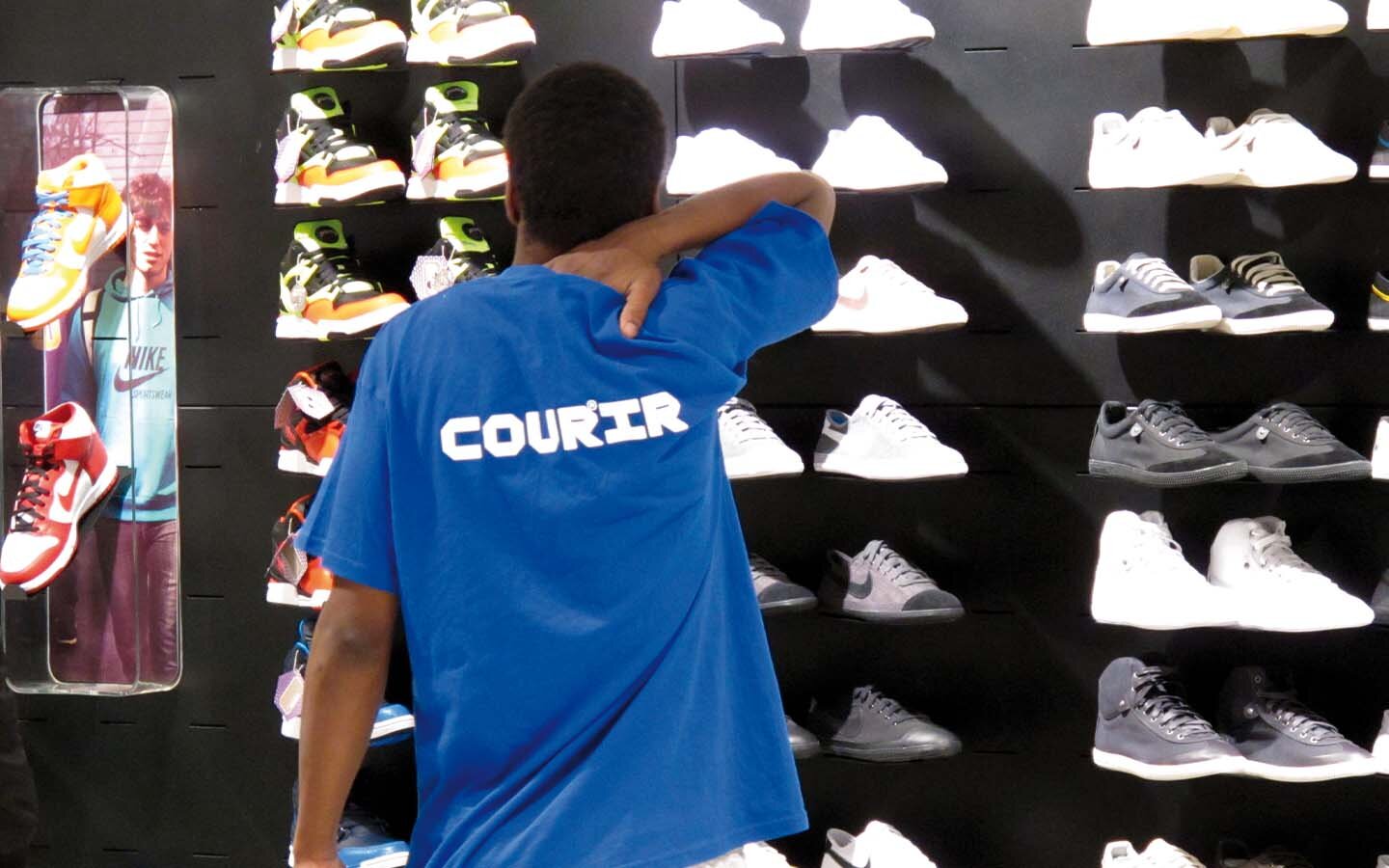 Courir shop, logotype brand identity buronouvo Lionel Massias Neville Brody