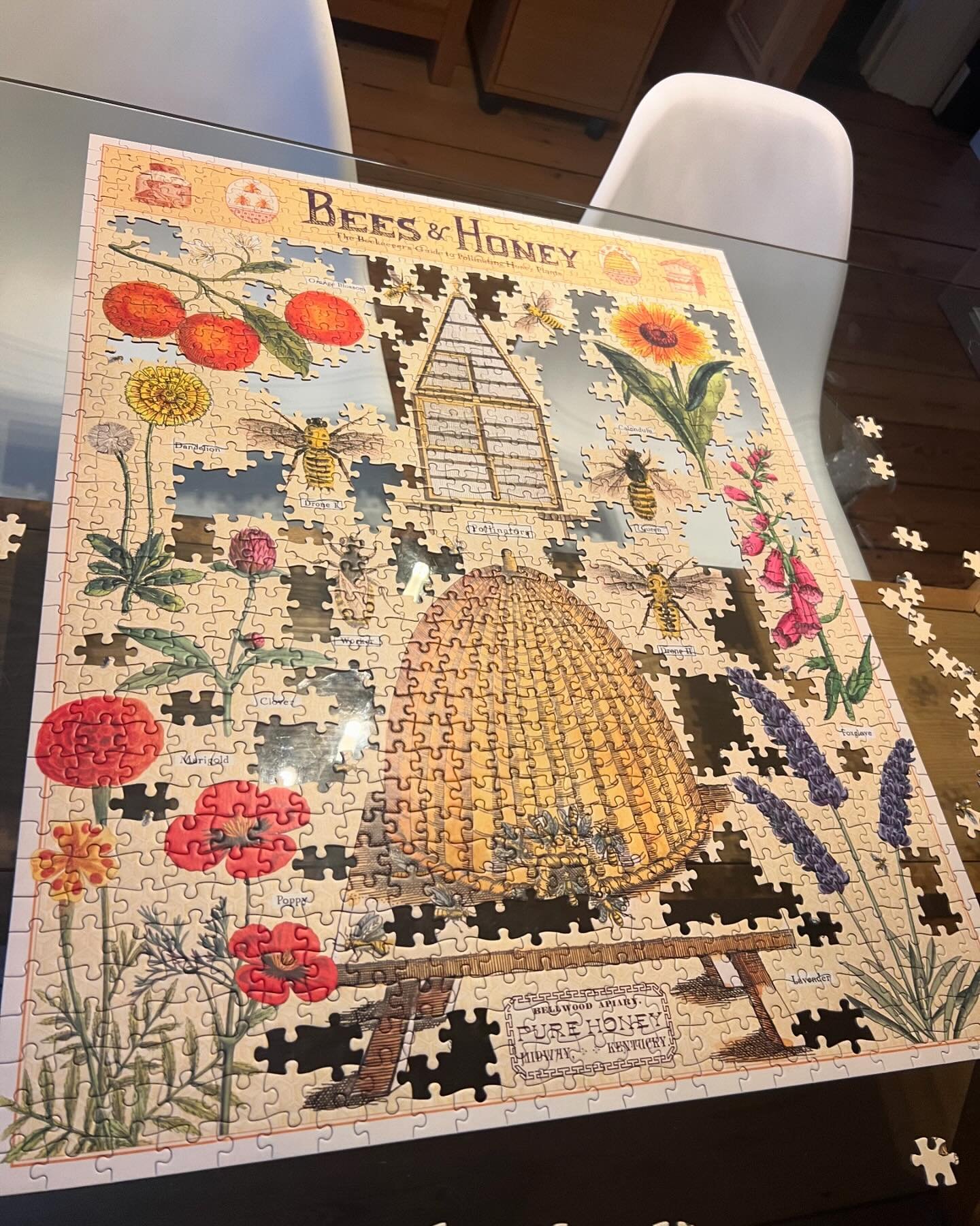 🐝💙JIGSAW LOVE 💙🐝

Bit of meditation in the way of a jigsaw puzzle. I find myself cramming in jobs and tasks when sometimes I just need a rest. So spending some downtime doing this has been a joy - who knew?!! And of course, it&rsquo;s a puzzle to