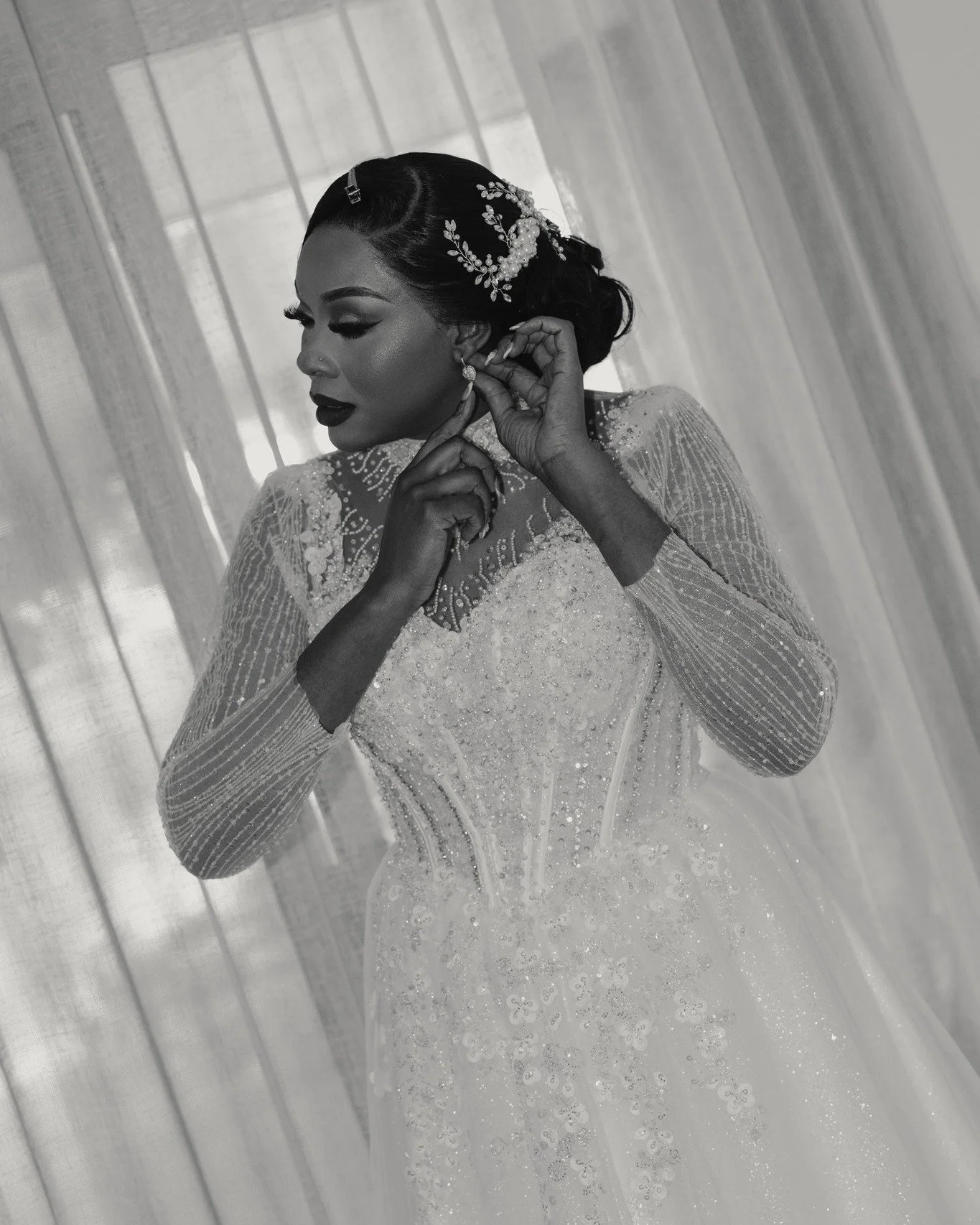 Michael &amp; Lorraine&rsquo;s wedding was a dreamy outdoor celebration &mdash; a Mediterranean-inspired night under twinkling lights, filled with love and a little magic. We love a cosy home wedding 🌿💍

Planner, stylist &amp; hire: @popupeventco 
