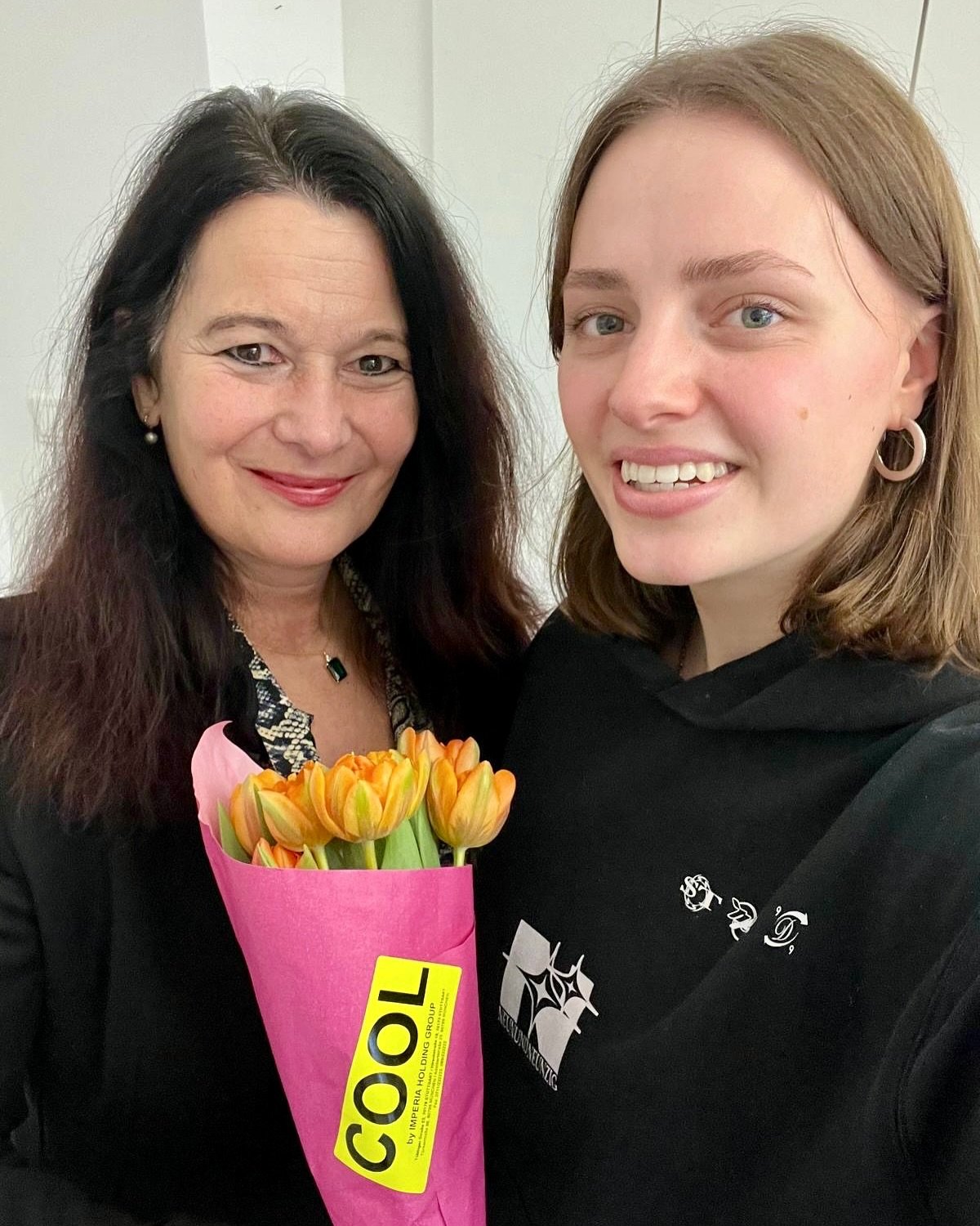 #takeover
👋Hallo, mein Name ist Clara und ich durfte in den letzten Wochen bei einem Praktikum Katrin und ihr Team bei ihrer Arbeit im Landtag begleiten.
✏️Dabei konnte ich unter anderem mehrmals an den SPD-Fraktionssitzungen teilnehmen, die versch