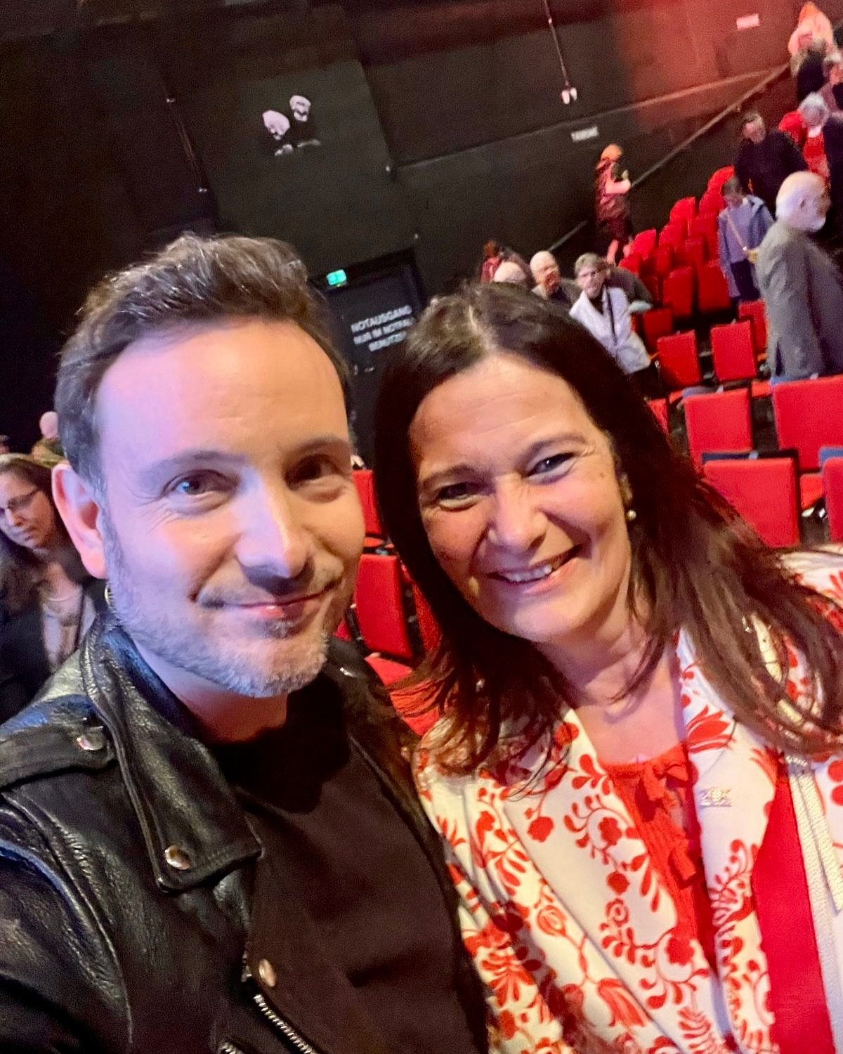 🎭Das Theaterhaus Stuttgart wird 40 – und ich durfte bei der großen Jubiläumsgala mitfeiern! Mit Standing Ovations, klaren Worten, großer Kunst und noch größerer Leidenschaft war dieser Abend ein echtes Highlight.
❤