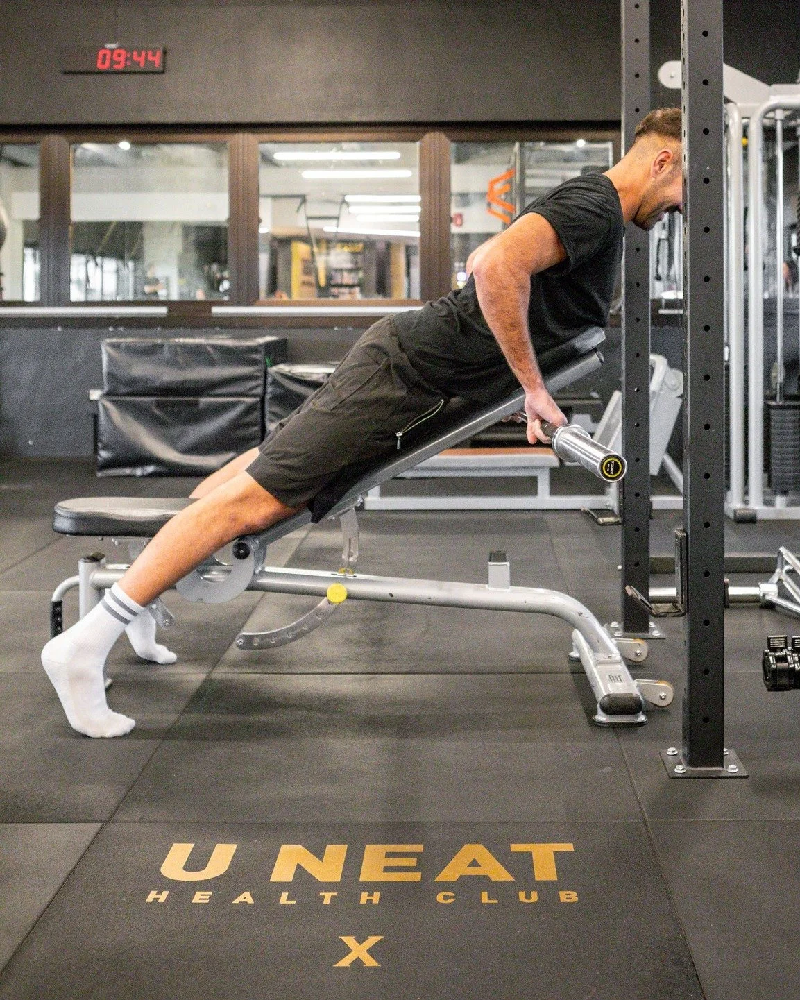 📈Settimana in salita???
Da queste parti sappiamo esattamente come sfruttare la pendenza. 😎
Panca inclinata, bilanciere alla mano...e via con le tirate!🏋️