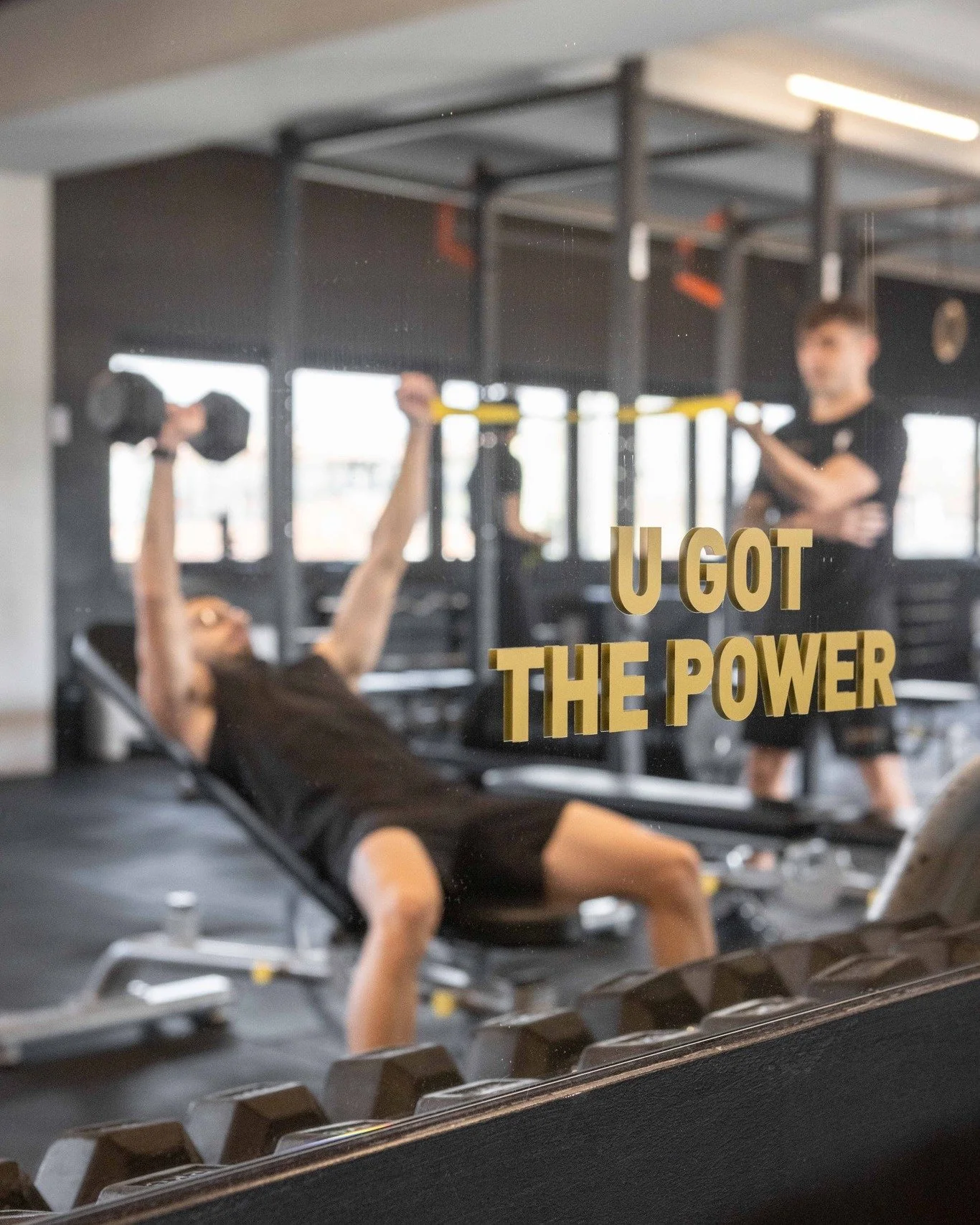 In una grande area fitness condivisa, tutto lo spazio, l'attrezzatura e la motivazione per allenarti in libert&agrave;.
Unisciti al Club, segui la scheda personalizzata che i nostri coach definiscono per te e raggiungi i tuoi obiettivi in un ambiente