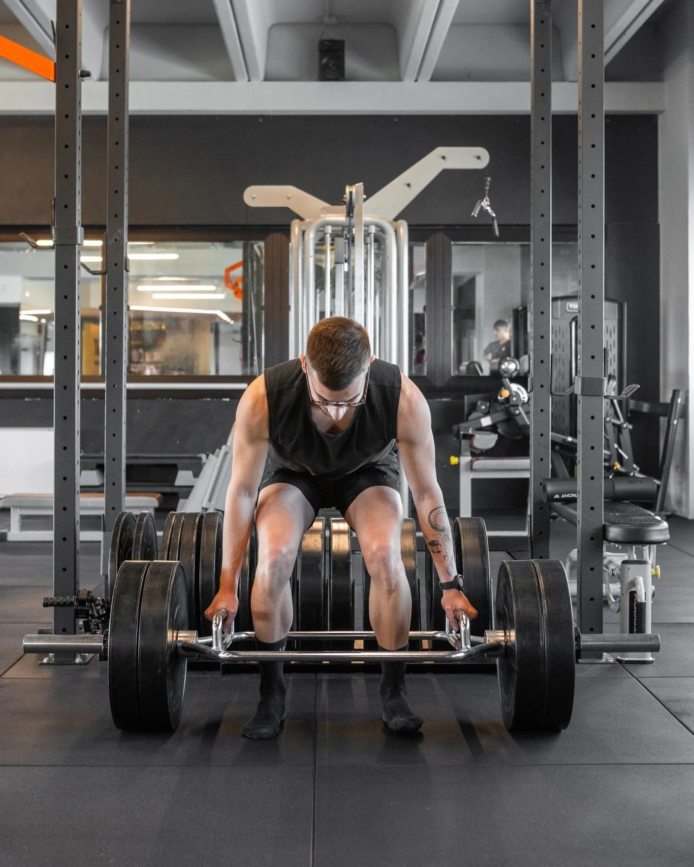 Le geometrie che pi&ugrave; ci piacciono sono quelle dei corpi che si fondono con gli attrezzi, quando le persone e il fitness diventano una cosa sola: praticamente, la nostra quotidianit&agrave;!
🏋Riscopri un nuovo equilibrio, trova un nuovo punto 