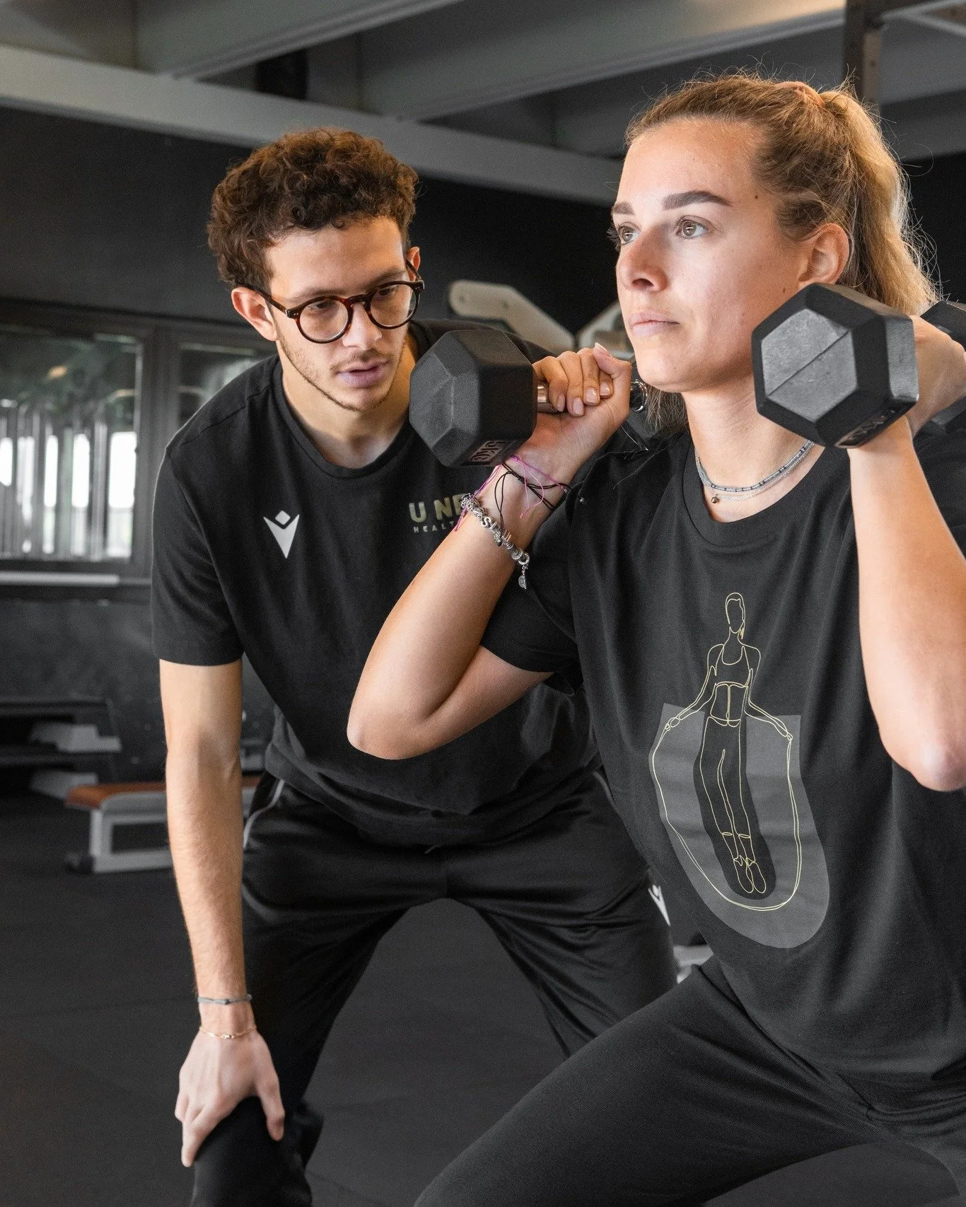 La senti quella voce che ti assiste e ti supporta in ogni esercizio?💬

Il nostro team di trainer sa sempre quali parole usare per affiancarti nelle tue sfide, modulando le indicazioni e programmando i tuoi allenamenti in base al tuo livello di prepa