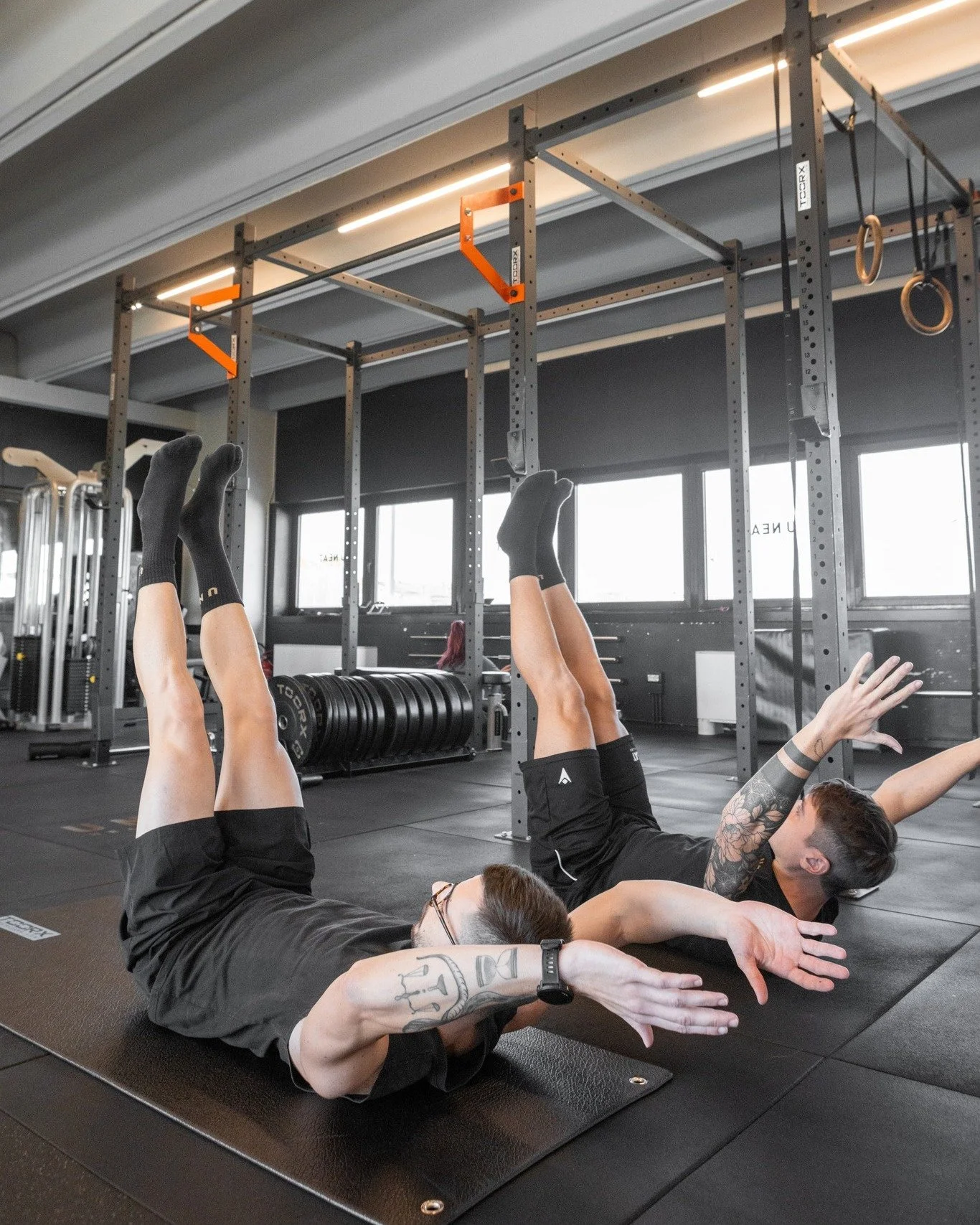 Allenarsi spalla a spalla rende tutto un po' meno faticoso👯
I nostri abbonamenti fitness prevedono anche pacchetti di coppia pensati per chi vuole condividere con un amico o un partner il proprio percorso di allenamento.

Passa al Club per scoprire 