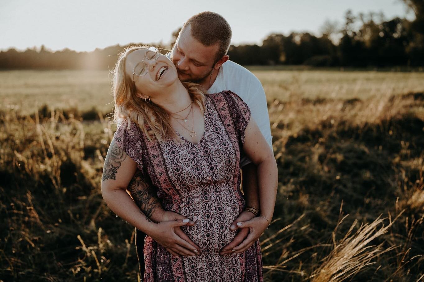 M &amp; F ❤️

Vergangenes Wochenende hatten wir ein wundervolles Verlobungs- / Babybauch Shooting bei Sonnenuntergang 😍

In zwei Wochen d&uuml;rfen wir die beiden auch an ihrer Hochzeit begleiten 💍 Wir freuen uns schon so auf euren Tag 🥰 

*Werbun