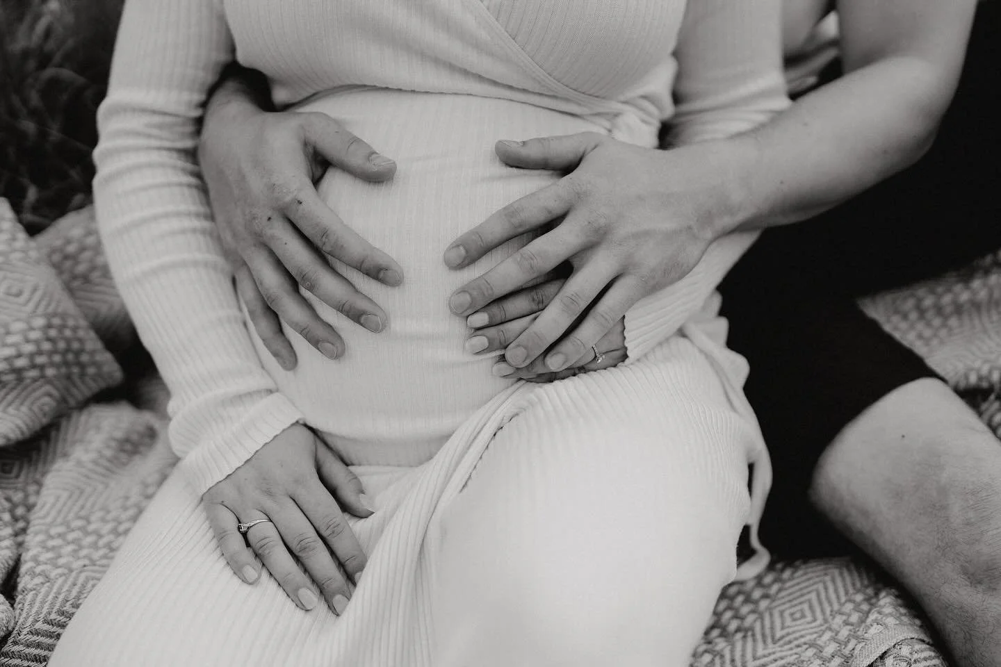 Little miracle ✨🤍

*Werbung wegen Verlinkung 

#babybauch #babybauchshooting #schwanger #schwangerschaftsshooting #babybauchfotografie #liebeimbauch #pregnant #momtobe #maternityphotography #babybelly #pregnancy #maternity