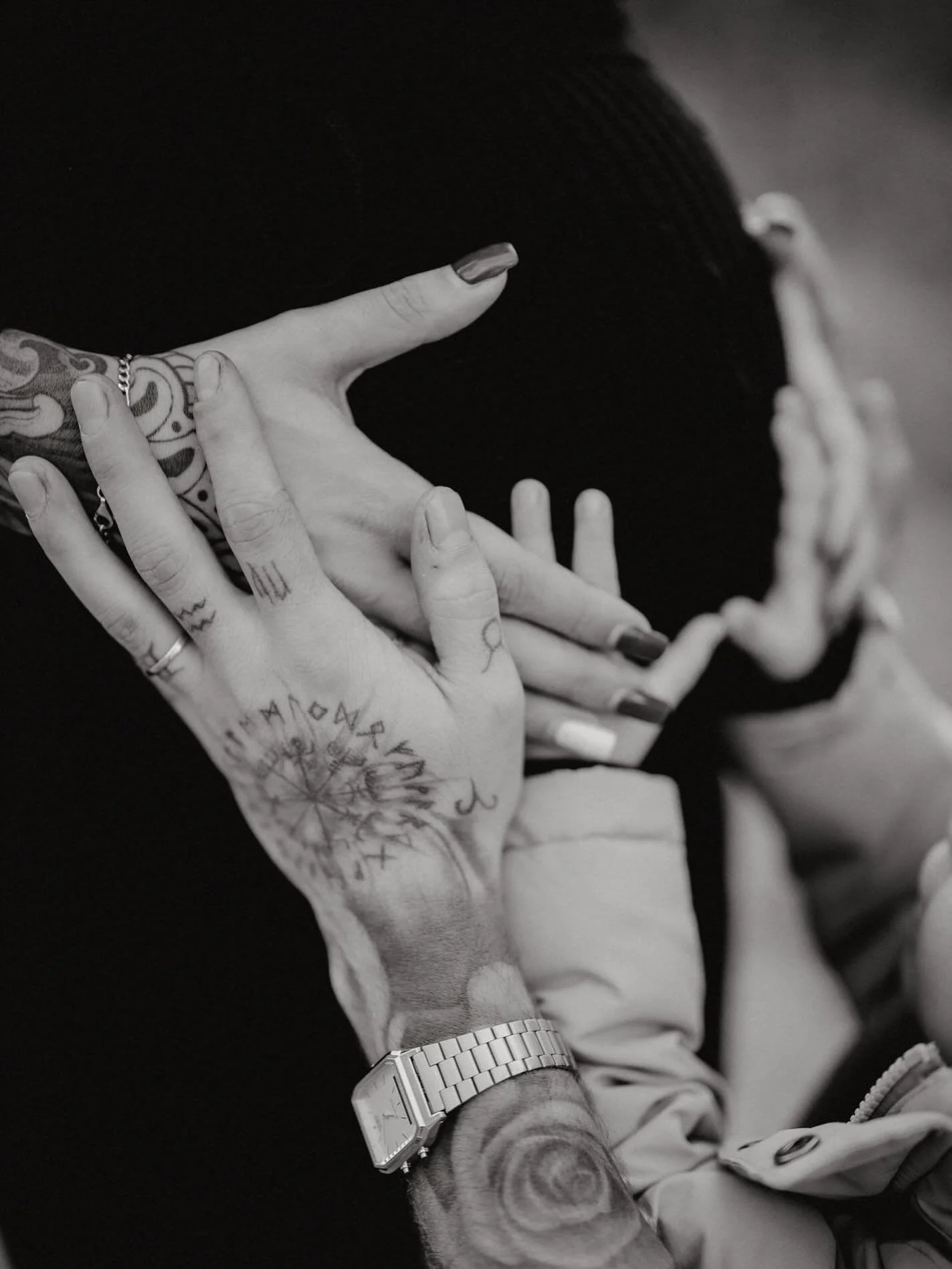 These hands already love you more than words can say ❤️

*Werbung wegen Verlinkung 

#babybauch #babybauchshooting #familyshooting #schwangerschaftsshooting #babybauchfotos #babybauchfotografie #liebeimbauch #pregnant #momtobe #maternityphotography #