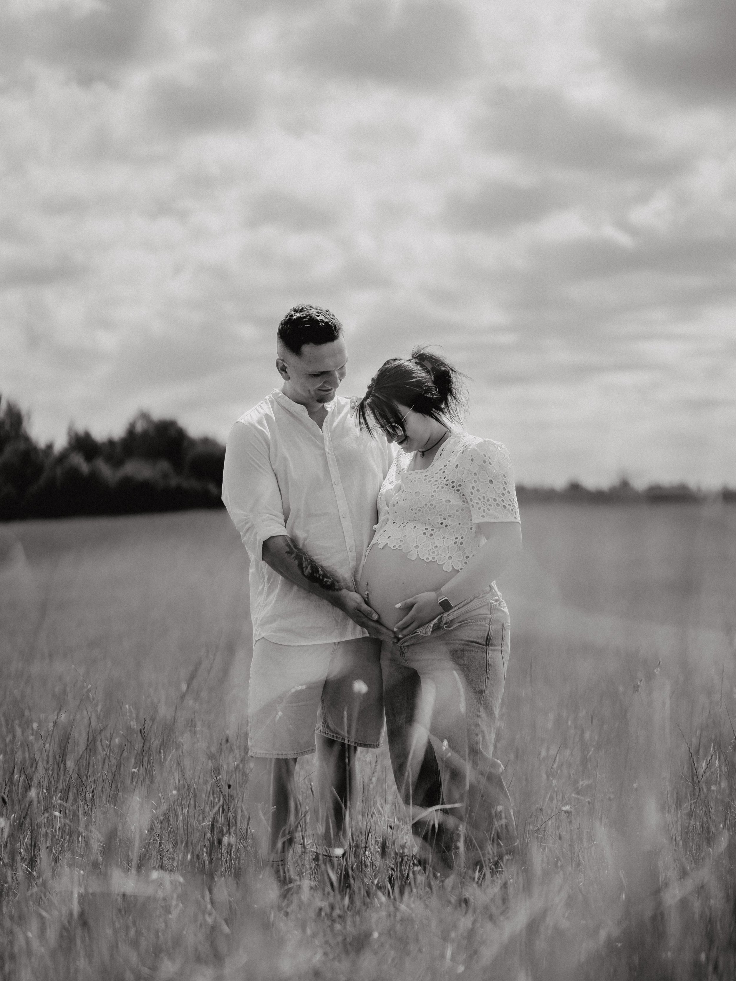 Soon to be Mom &amp; Dad 🤍🥺

Wenn aus Liebe Leben wird, dann ist das wohl das gr&ouml;&szlig;te Wunder dieser Welt! ✨ Jedes Maternity Shooting ist etwas ganz besonderes f&uuml;r mich. Diese Vorfreude, diese Aufregung, diese Liebe zwischen euch und 