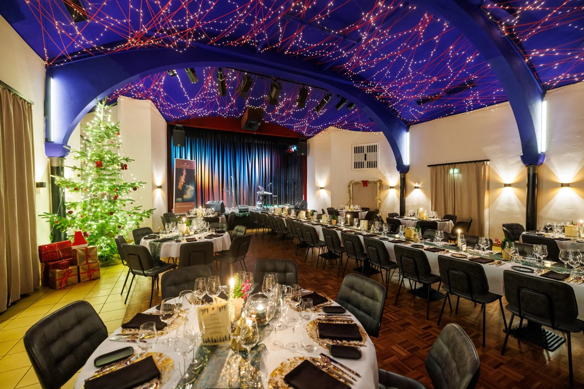 Saal Weihanchten 2.jpg