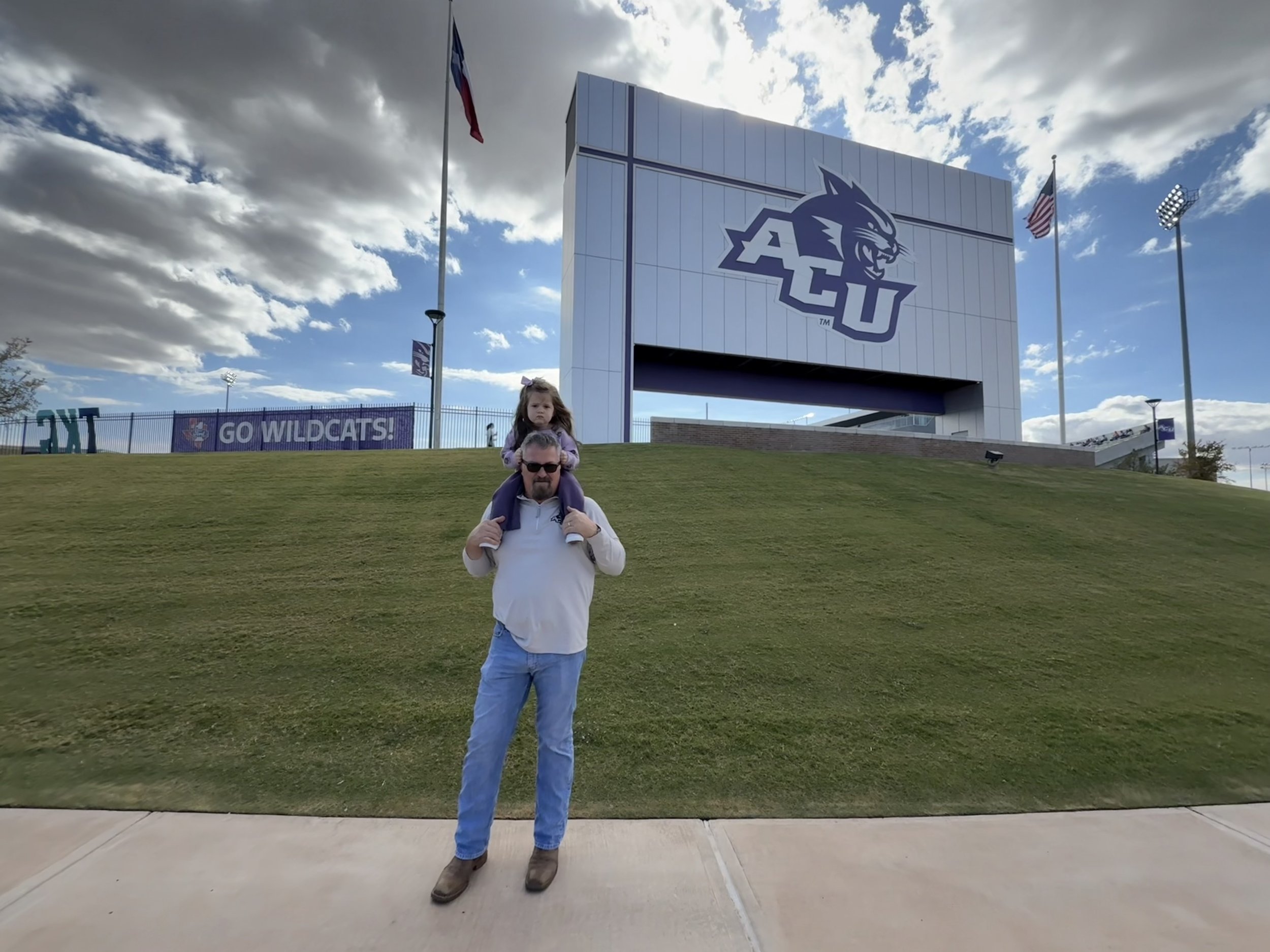 bunton-roofing-acu football 2025.jpeg