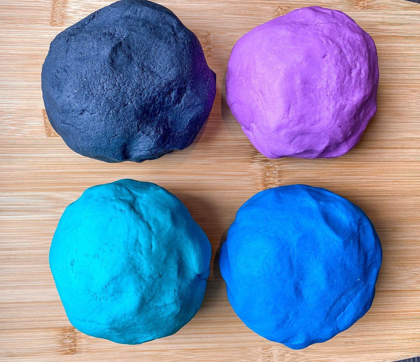 🌈Loving all these colors right now 😍 which one is your favorite?!

🌈Visit Sammyssensory.com for more! 

#sensorybinactivity #sensorybinideas #sensoryideas #autismmomma 
#sensoryplaytolearn #learningwithfun #playideasforkids #funactivitiesforkids #