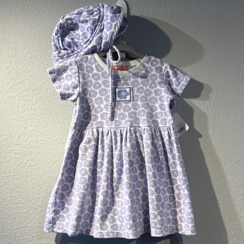 Check out this vintage Marimekko 3pc summer outfit! Striped bloomers, dress and hat. Size 4. You don&rsquo;t find gems like this every day 😍😍

https://gumballs-boutique-101204.square.site/product/100002652-size-4-purple-floral-3pc-set-hat-dress-and