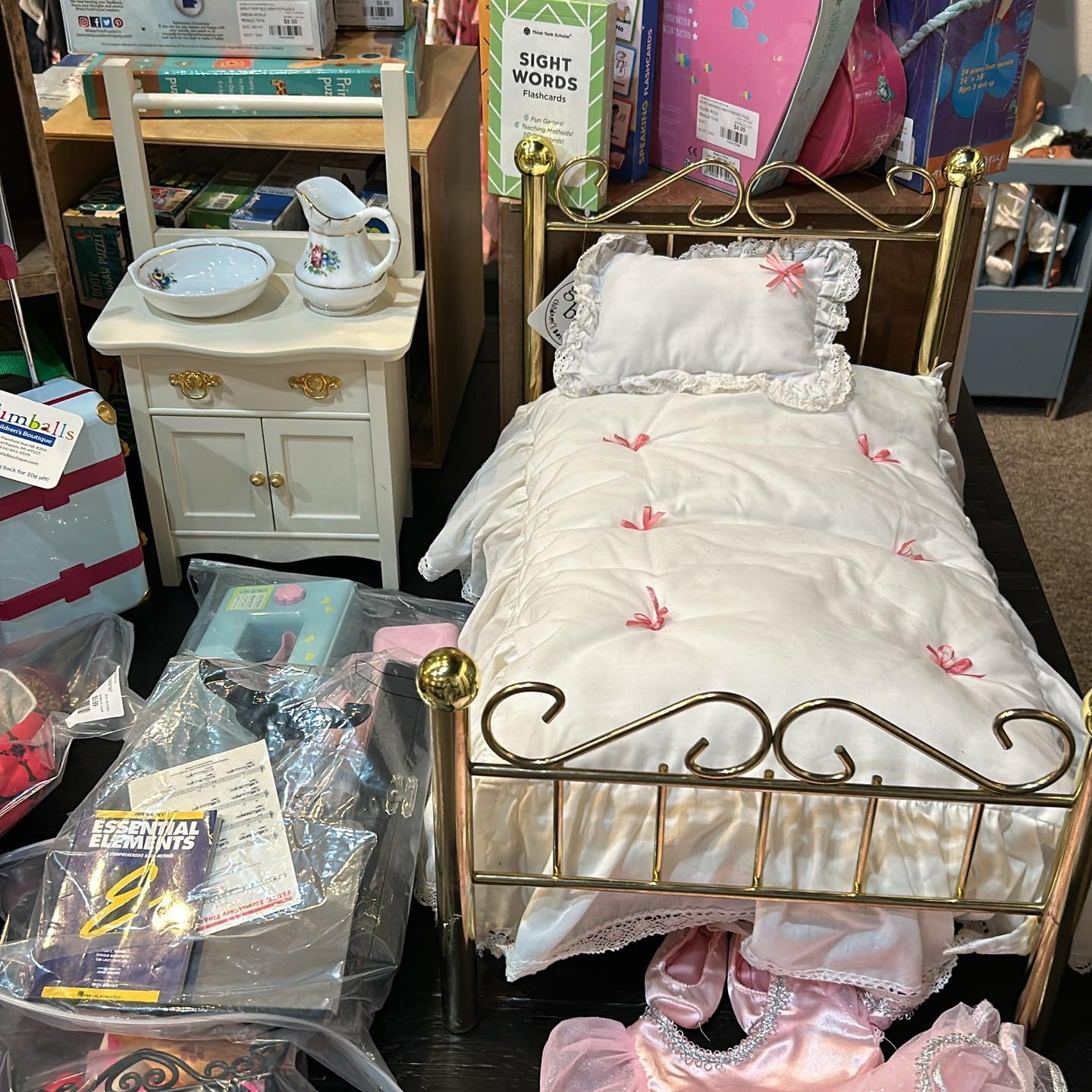 I&rsquo;m slowly working through the MASSIVE American Girl drop off! We have the classic books priced at $2.99 each, Samantha&rsquo;s bed with commode $49.99, pets $8.99-$10.99, Our Generation sewing/laundry items $10.99

So much more to come! Bins a