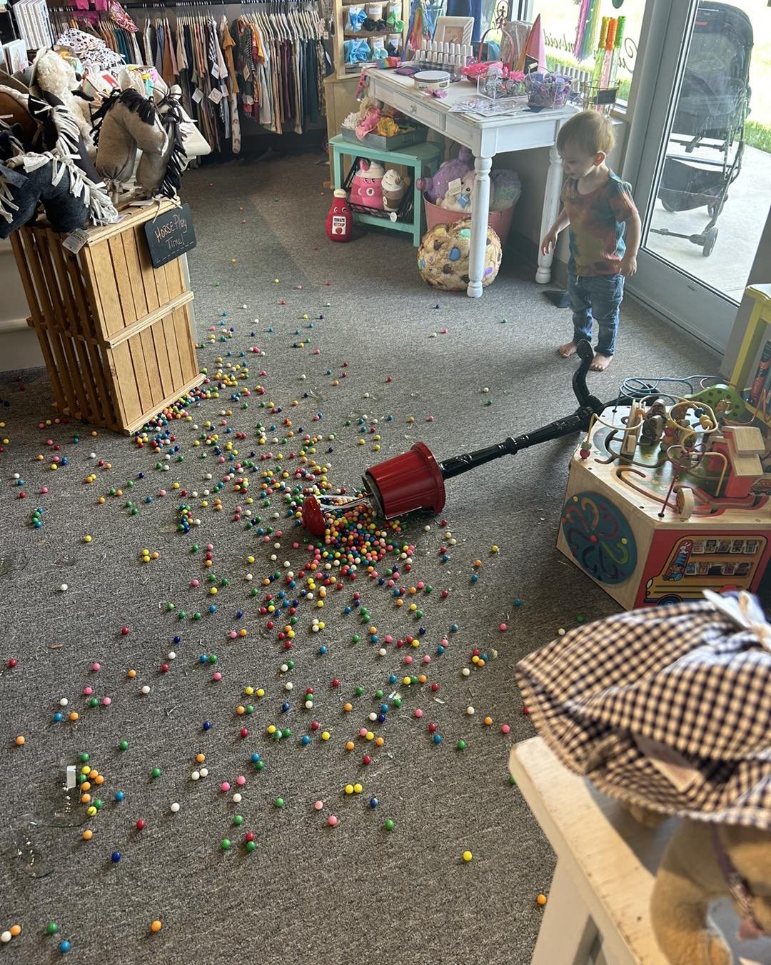 So&hellip;This happened! The challenges of having a toddler at work! The good news is, you no longer have to worry that YOUR kid is going to knock it over!

RIP gumball machine. You will be missed.  #oops #terribletwos #workingmomlife #workingmomstru