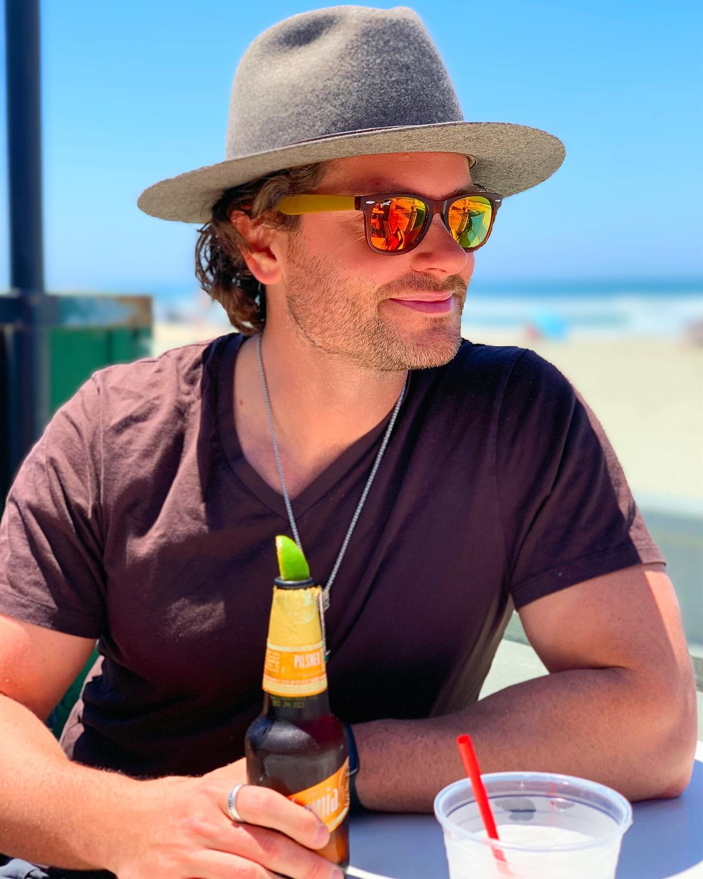Vacation Mode: ✅ activated 
🍺 🌊 🎶 
#studiobreak #songwritinginspiration 
@bohemiabeerusa