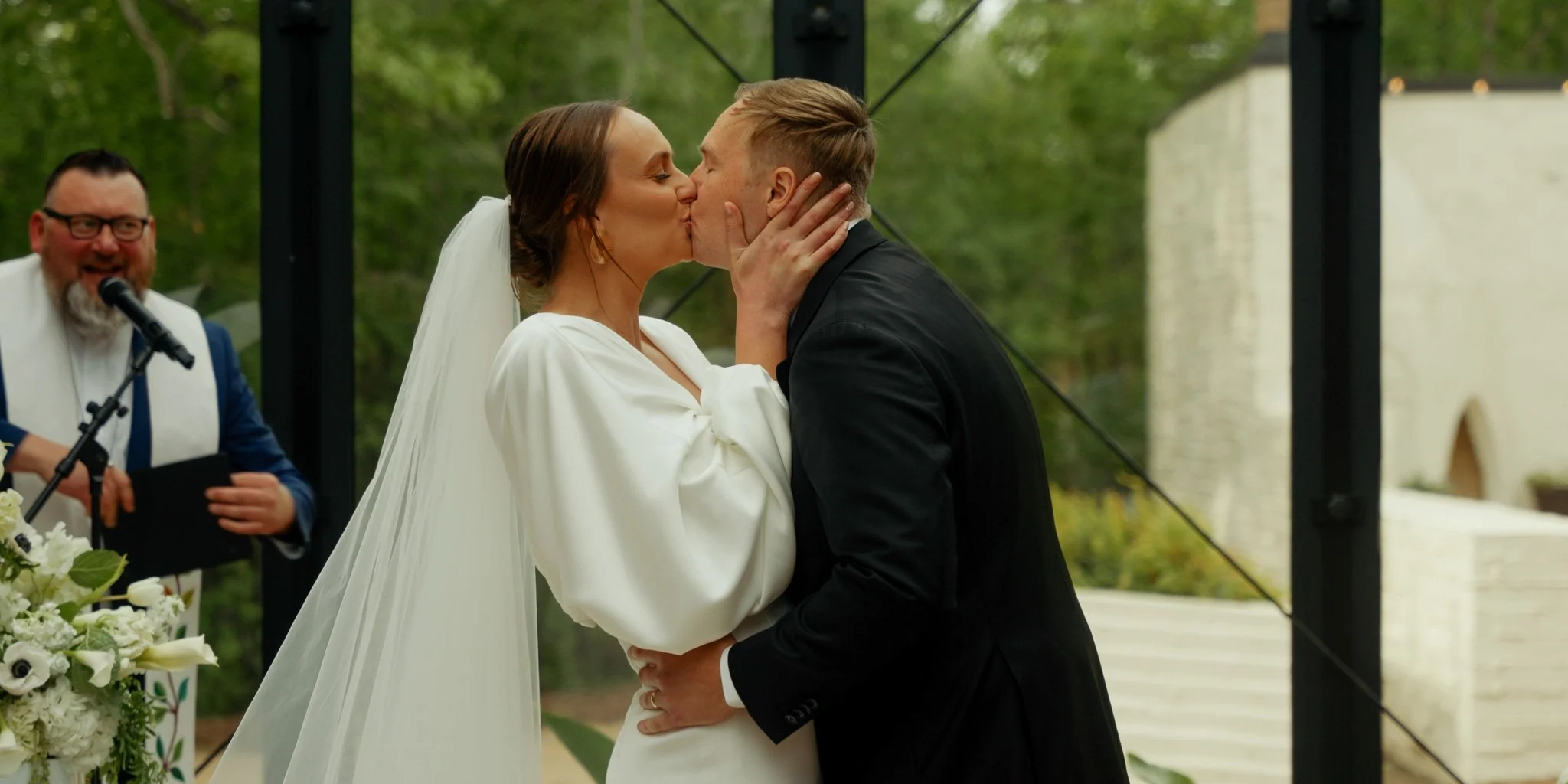 claire-matt-wedding-film-chaska-minnesota-bavaria-downs-woodland-glasshaus_34.jpg