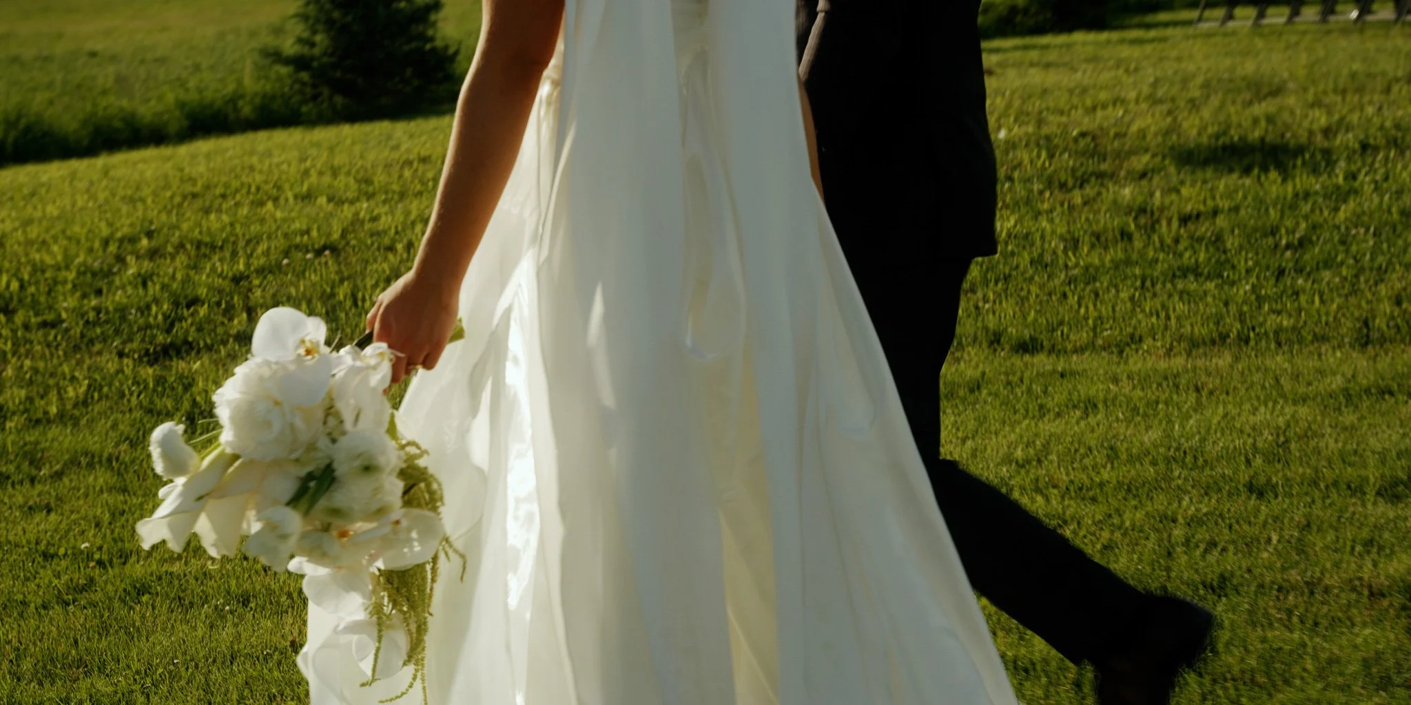 AZURE-WILLY-WEDDING-FILM-RIVER-FALLS-WISCONSIN-FORESTVILLE-VINES-13.jpg