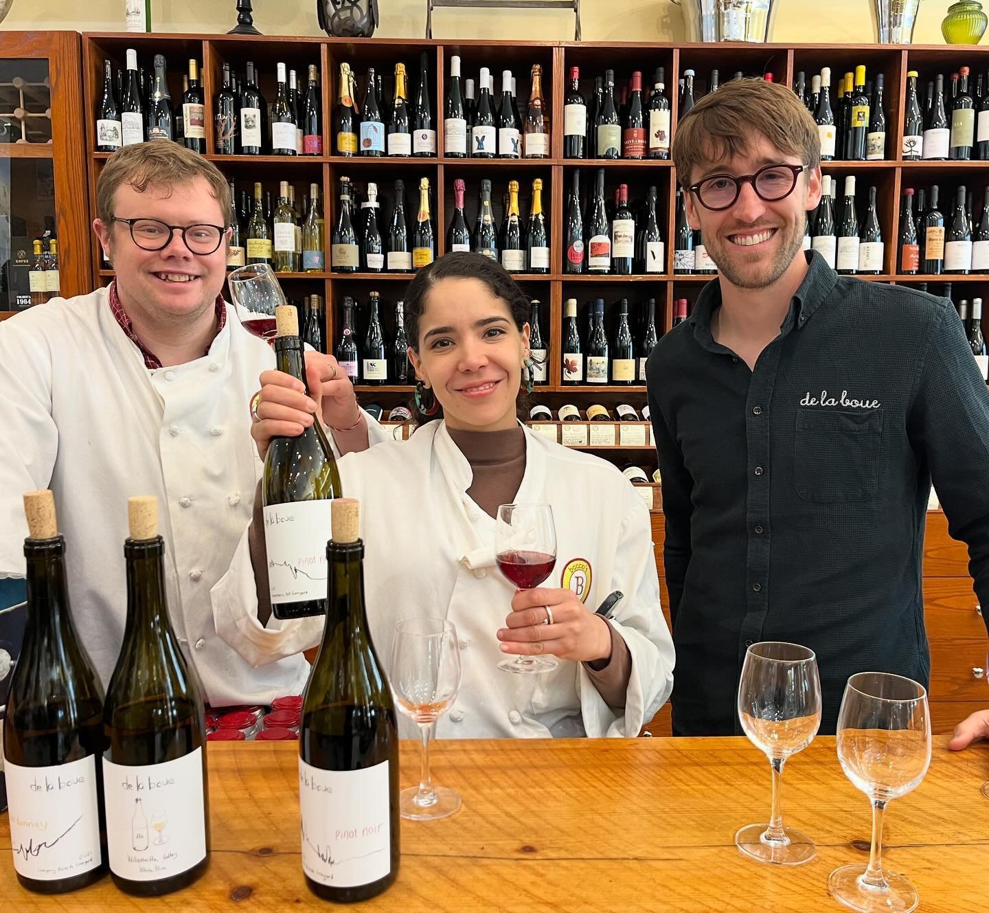 It was a pleasure to meet Chris Andrew, Co-Founder of @delaboue_wines ! We are huge fans of their pure Oregon wines. A passion project of Chris and winemaker Travis Todd since 2019 when they decided to source top quality fruit from historic vineyards