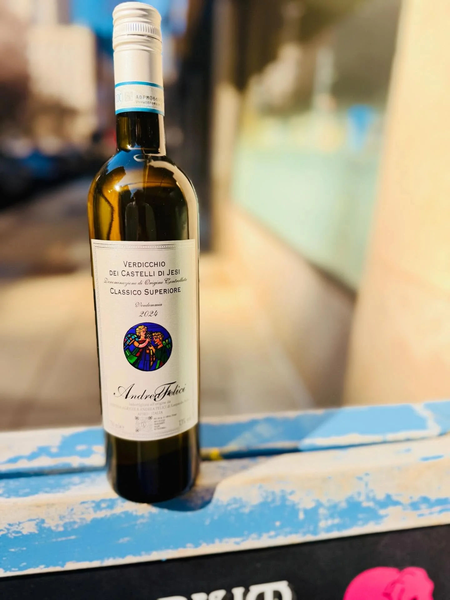 Three whites for the first real week of spring.

Andrea Felici &mdash; Verdicchio dei Castelli di Jesi Classico Superiore 2024. From the high hills above Apiro in the Marche, where Leopardo Felici farms old vines on limestone. Almond, citrus, salt. T