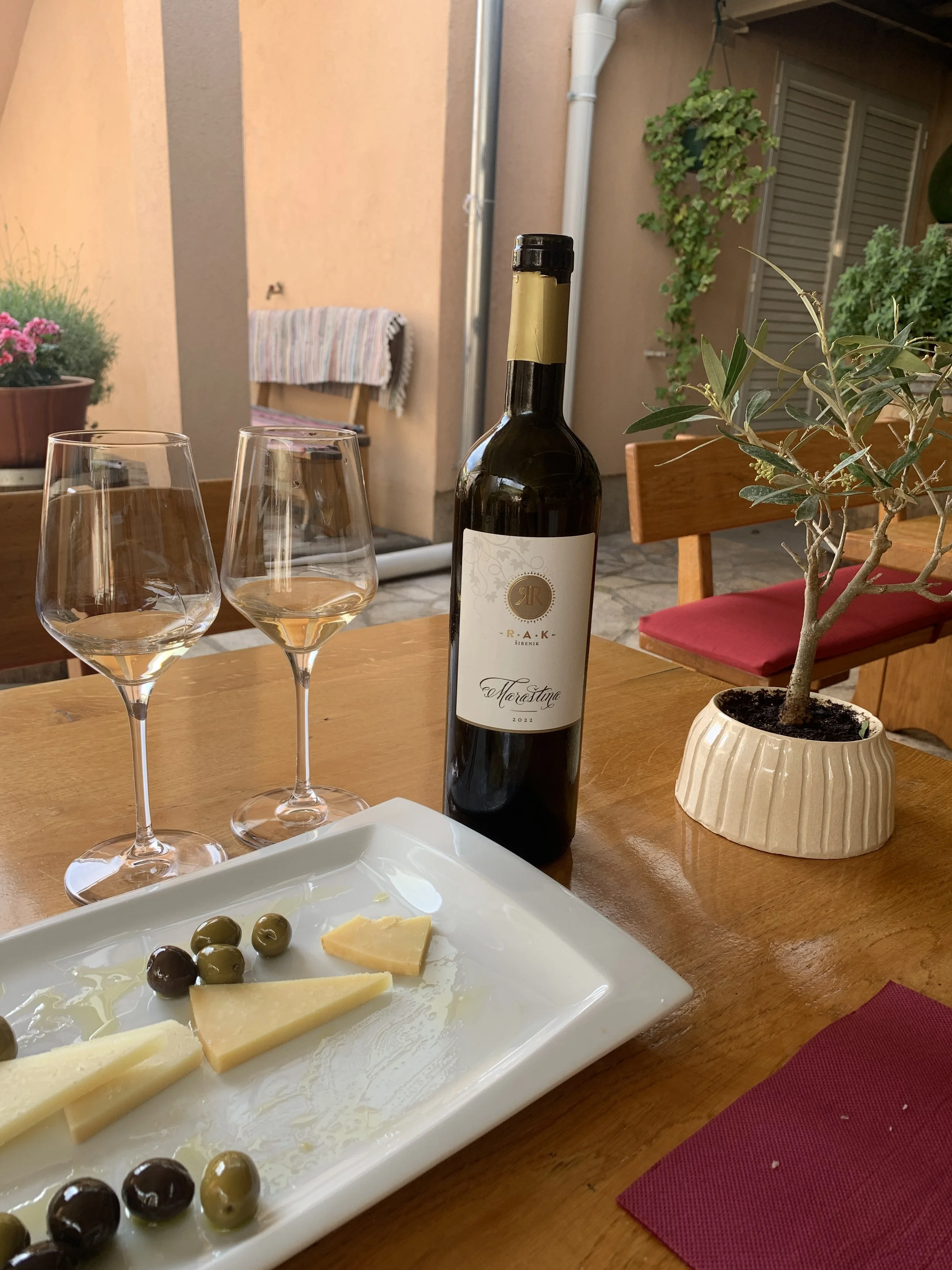 We found this adorable family-run winery on the drive from Plitvice Lakes National Park to Split in Croatia. We loved the wine and atmosphere at Rak Winery.