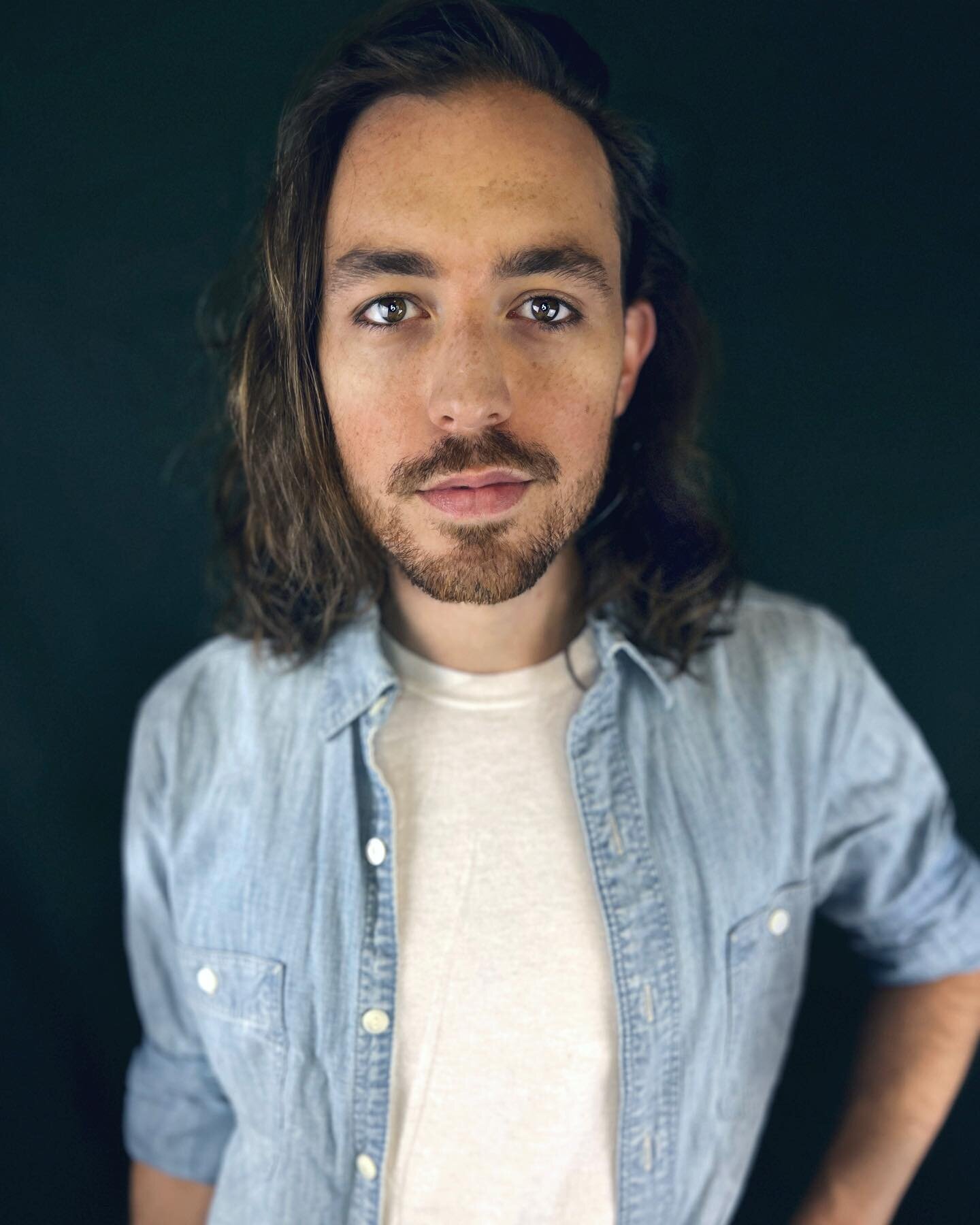 Look at how handsome my wife made me!

photography by: @natalie_kropf 

#portraitphotography #headshot #mywifetookthepicture #actor #longhairedboy