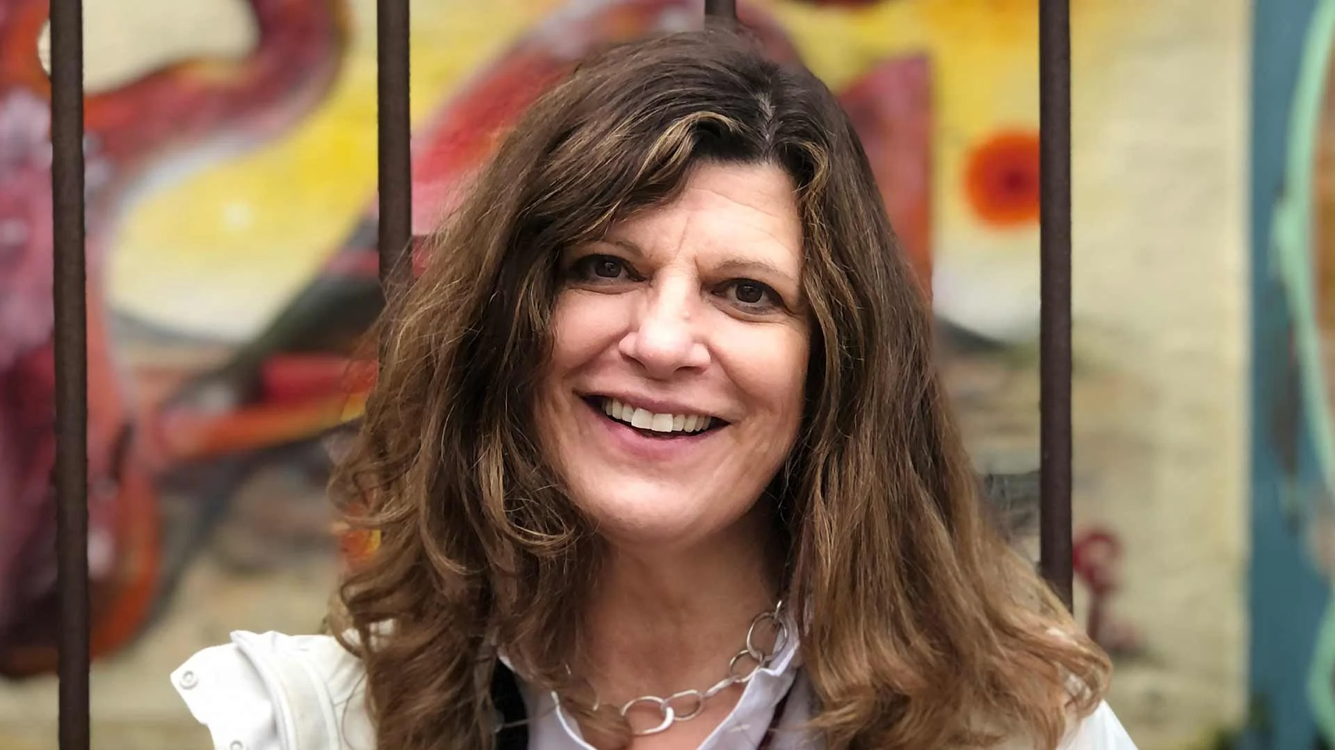 PICTURE OF FOUNDER AND PUBLISHER OF MAMA MAKES BOOKS, PENNY WORMS