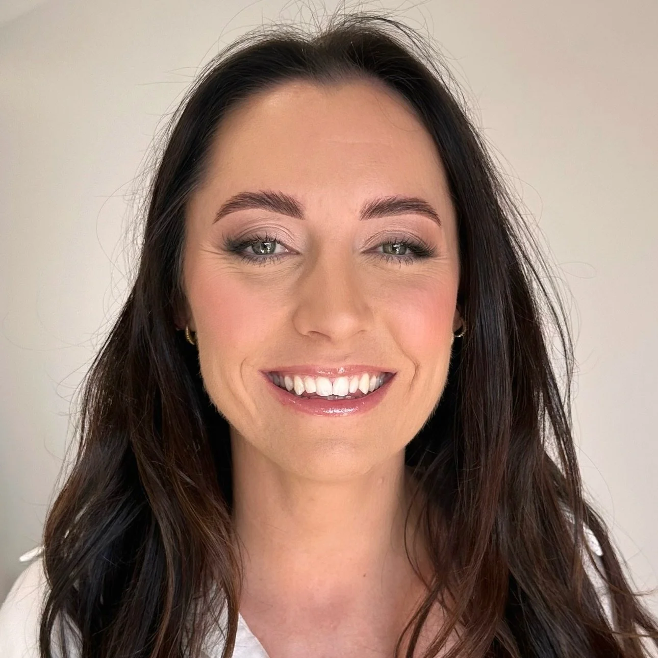 MAKEUP FOR CARMEN'S HENS DAY! 
We focused on enhancing her natural features and working with her skin and hair tones to take the makeup to that extra level 🫶🏼🤍