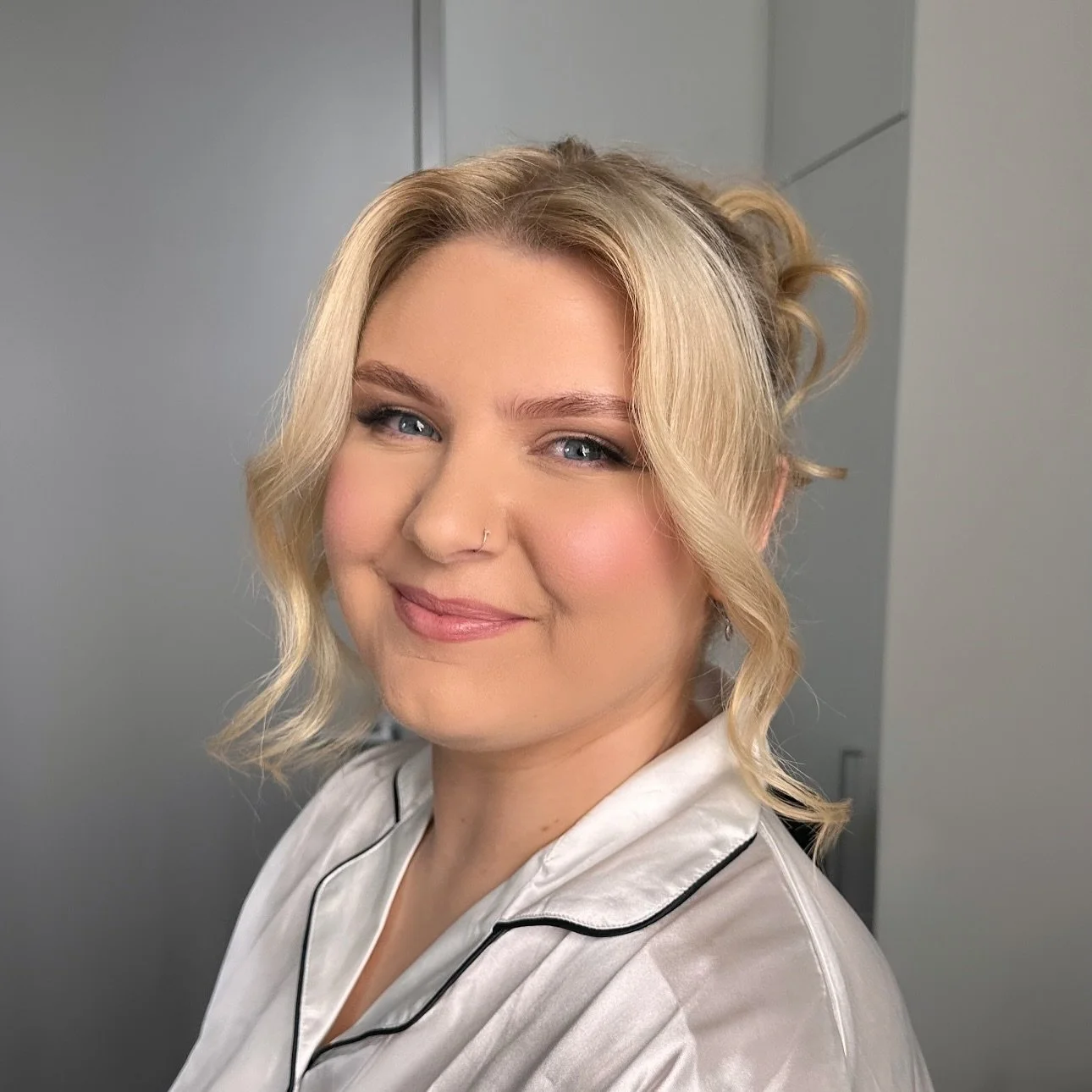 This day meant so much to me, @channy.nielsen and I met at TAFE in Sydney studying beauty and 7 years later here we are on her wedding day doing her makeup! What an honour 😭 Channy and her now husband have been dating even before we met so this day