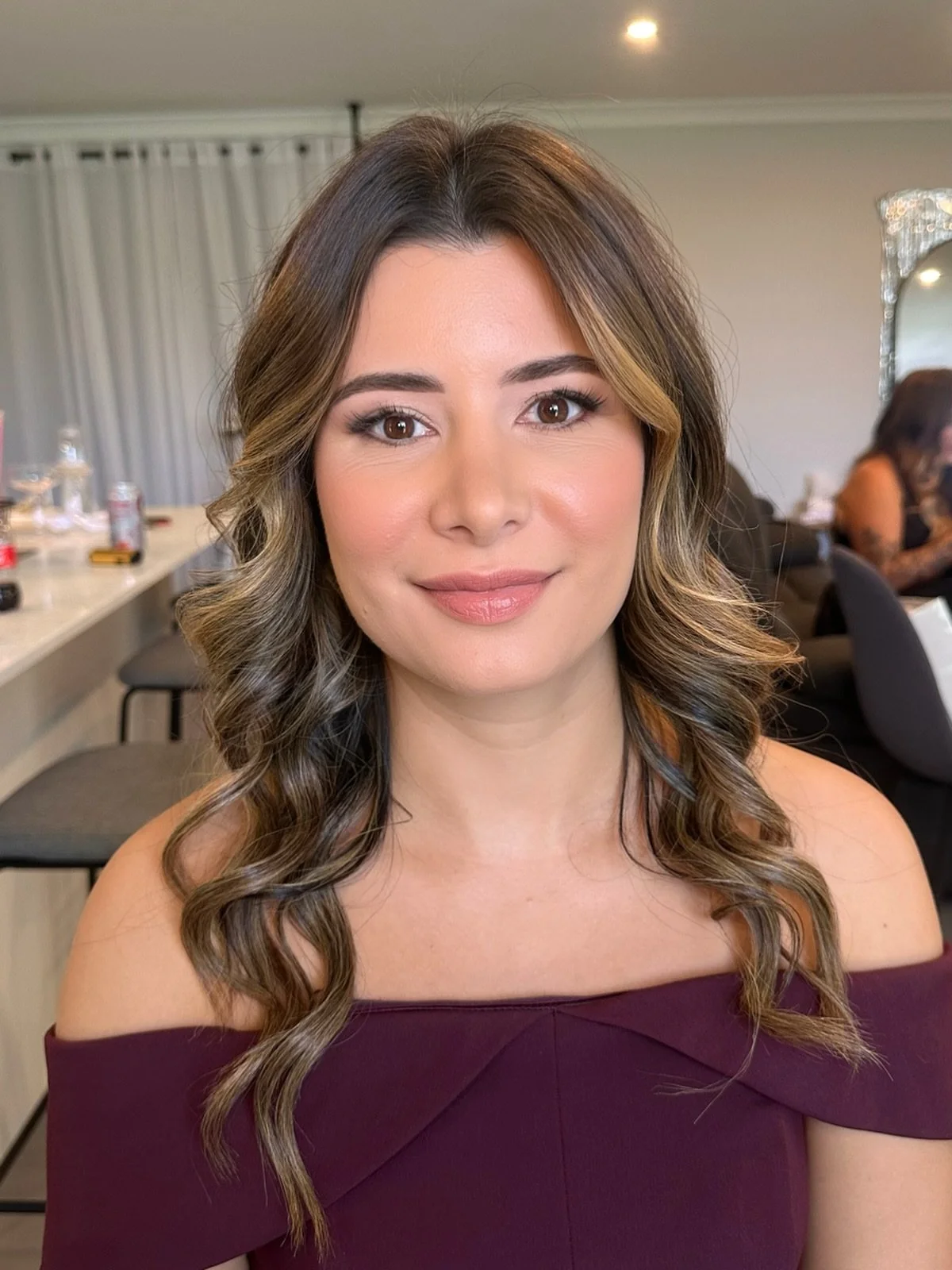 Wedding guest glam! Think fresh skin, soft tones and a hint of glow ✨
#makeup @facebeautique.official 
#hair @hairbykaileehazlewood @whitediamondhairdesign