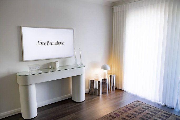 OUR SPACE @facebeautique.official 

Every detail of the salon has been thoughtfully curated to create a beautiful and welcoming space. I love @pinterest so designing this felt like bringing my dream space to life and surrounding myself with things I 