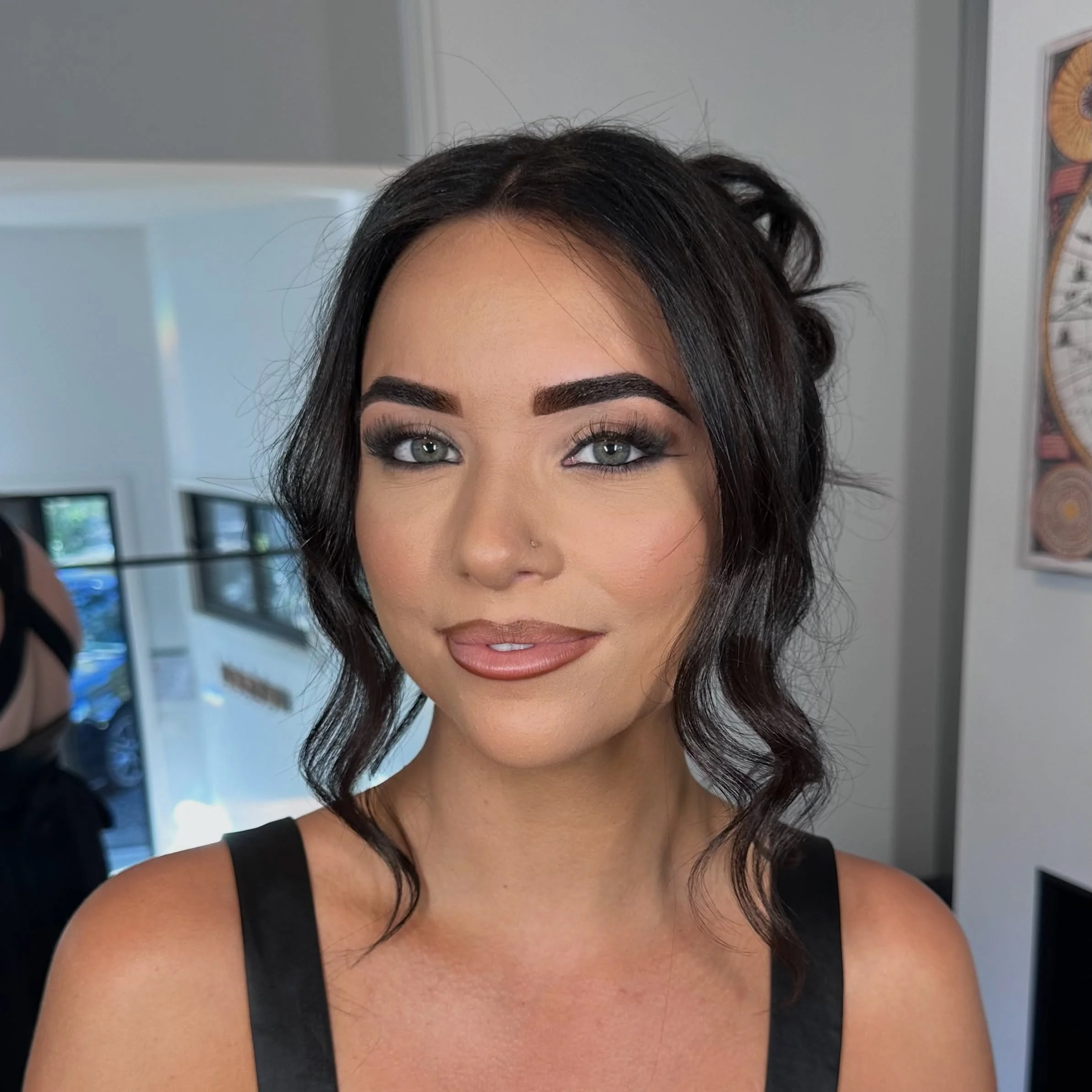 Glam squad is on! Hair by @thestylistdiaries_ and makeup by me of course @facebeautique.official on the most stunning @bronwynjdaviss 🤍🤍 had such a lovely day glaming all the girls for a wedding in Broulee. 

Wedding makeup &amp; on location event 