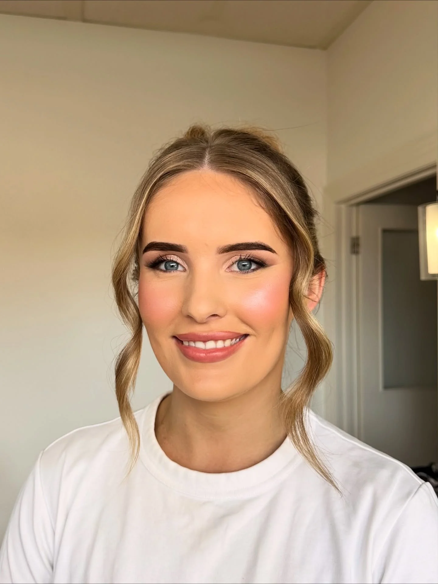 On location for glam at @beautyon_q @hairon_q having the best day being creative and makeup on point 🤌🏼🤍🥹 

Makeup by @facebeautique.official 
Hair by @hairon_q
@erinncalder