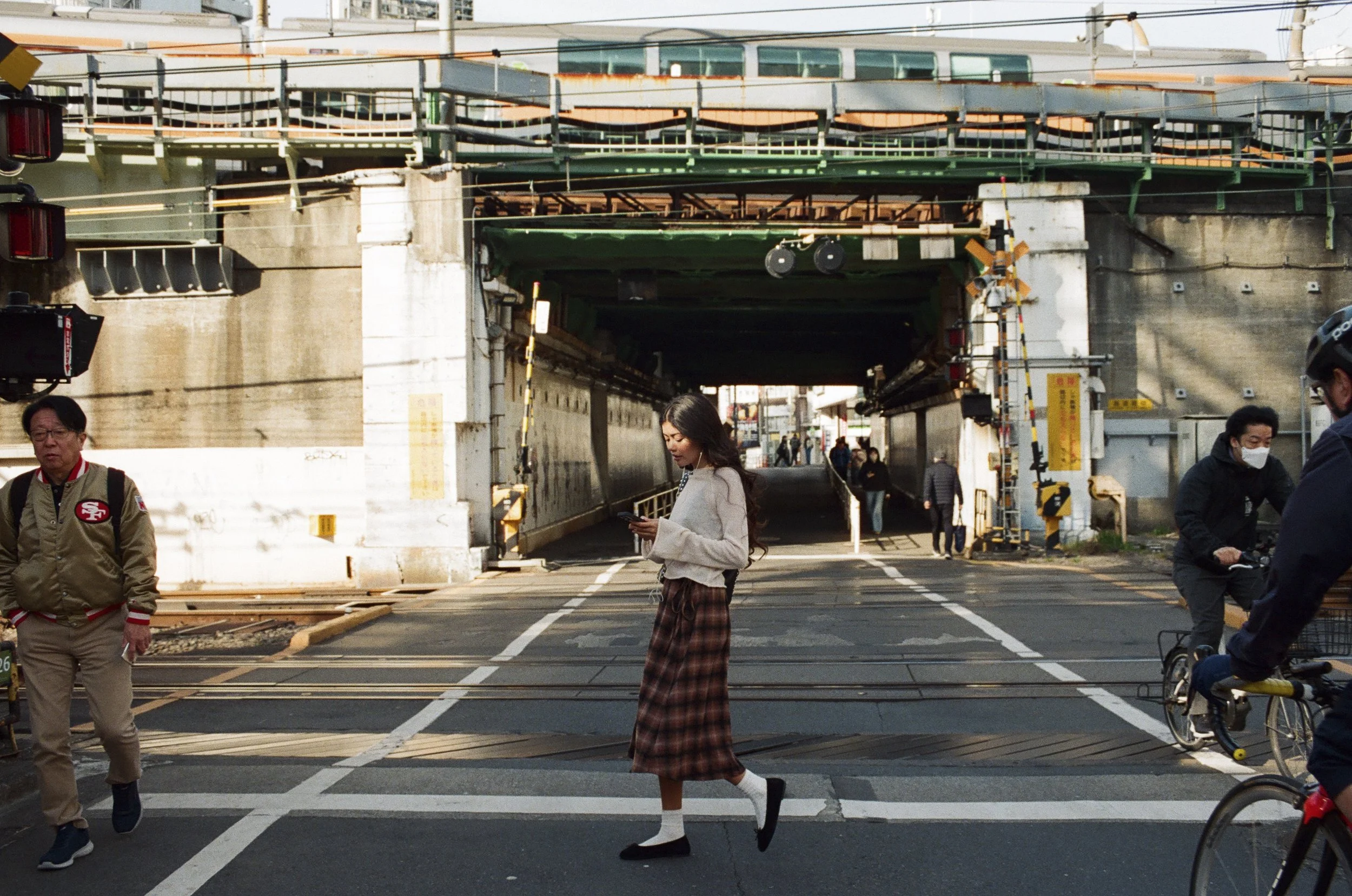 HB_Motel_Film_Look2_-03 copy.jpg