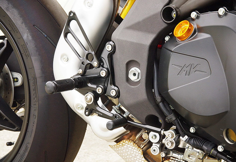 MV-F410RS_Fit_R1.jpg